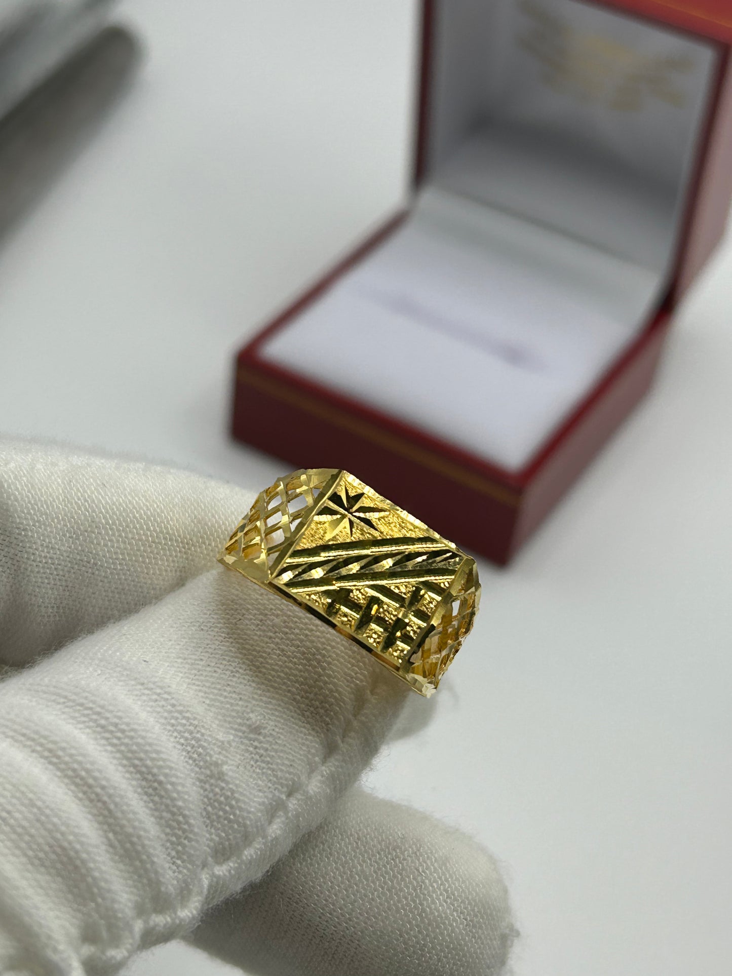 22ct Gold Ring Size U Hallmarked 5.5 grams