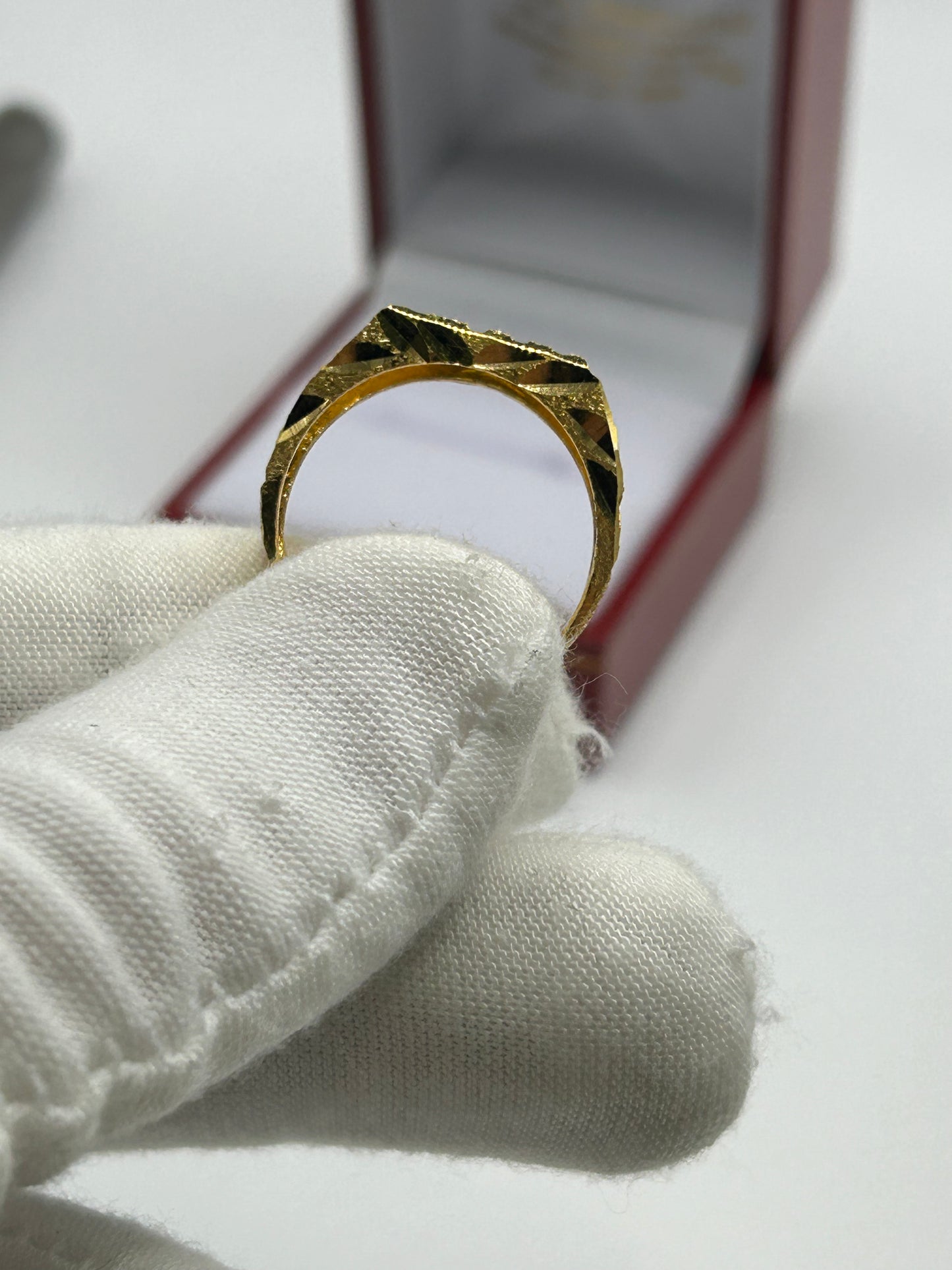 22ct Gold Ring Size U Hallmarked 5.5 grams