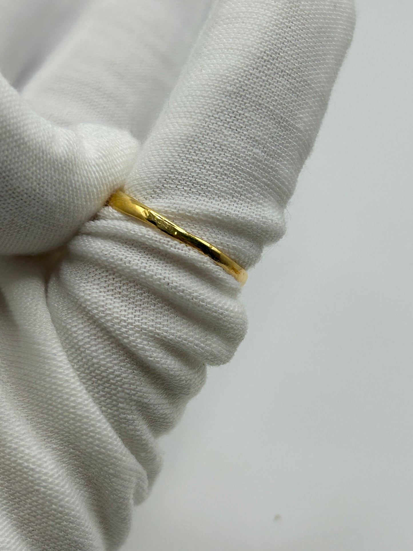 22ct Gold Ladies Ring 2.4 grams size N