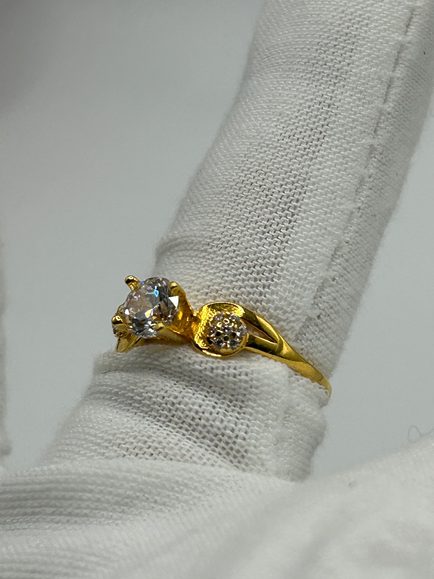 22ct Gold Ladies Ring 2.2 grams size P