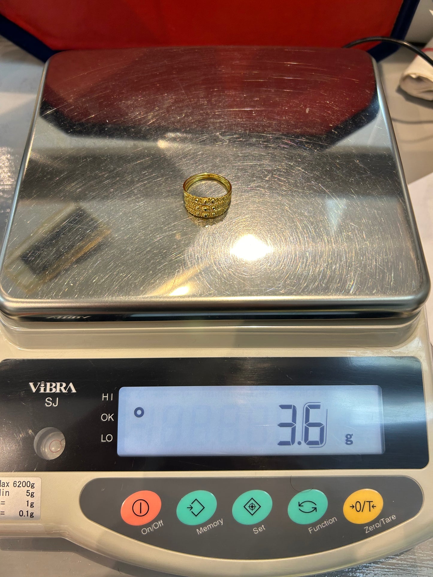 22ct Gold Ring – 3.6g – Size R (Hallmarked)