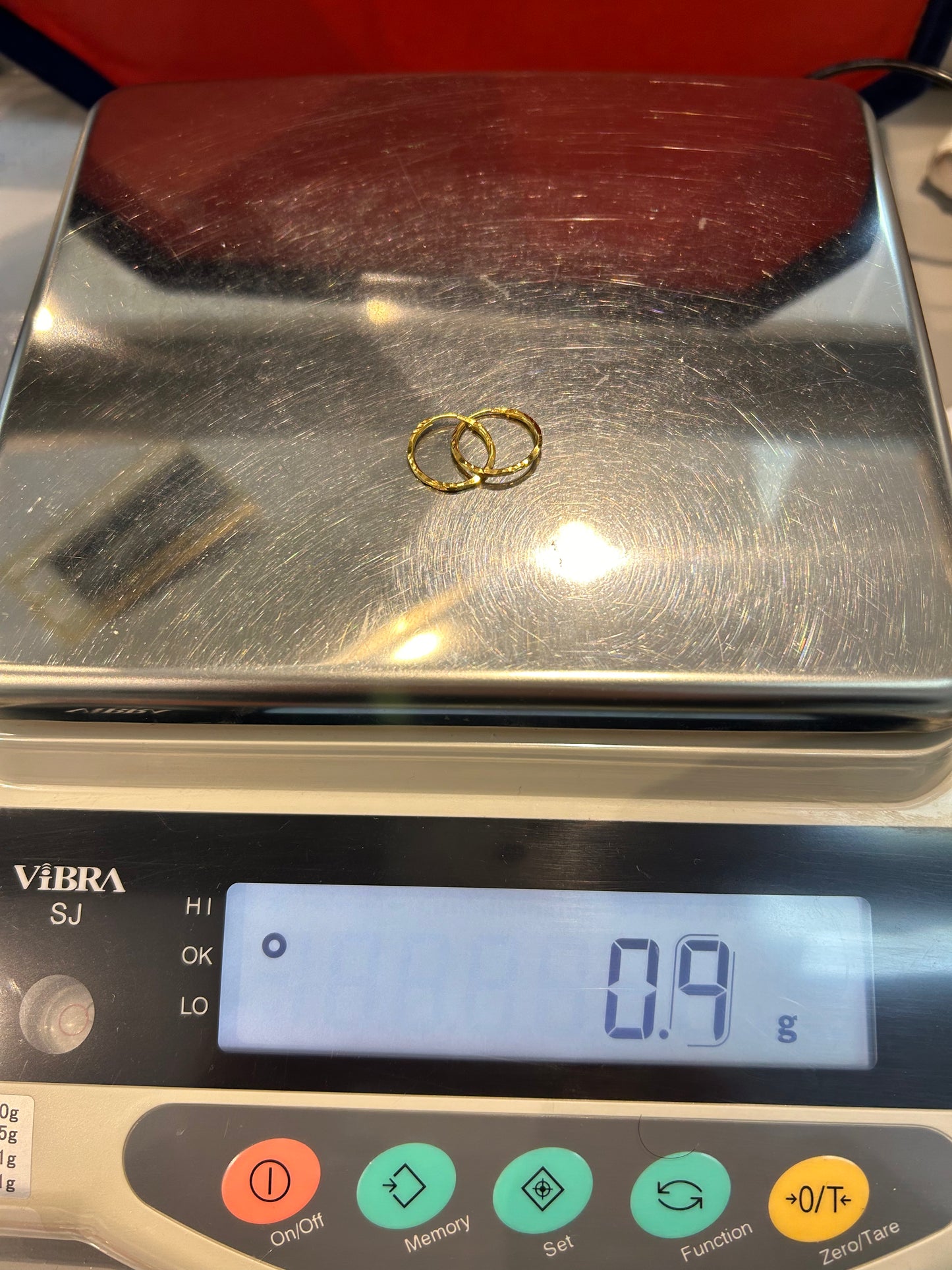 22ct Gold Earrings – 0.9g (Hallmarked)