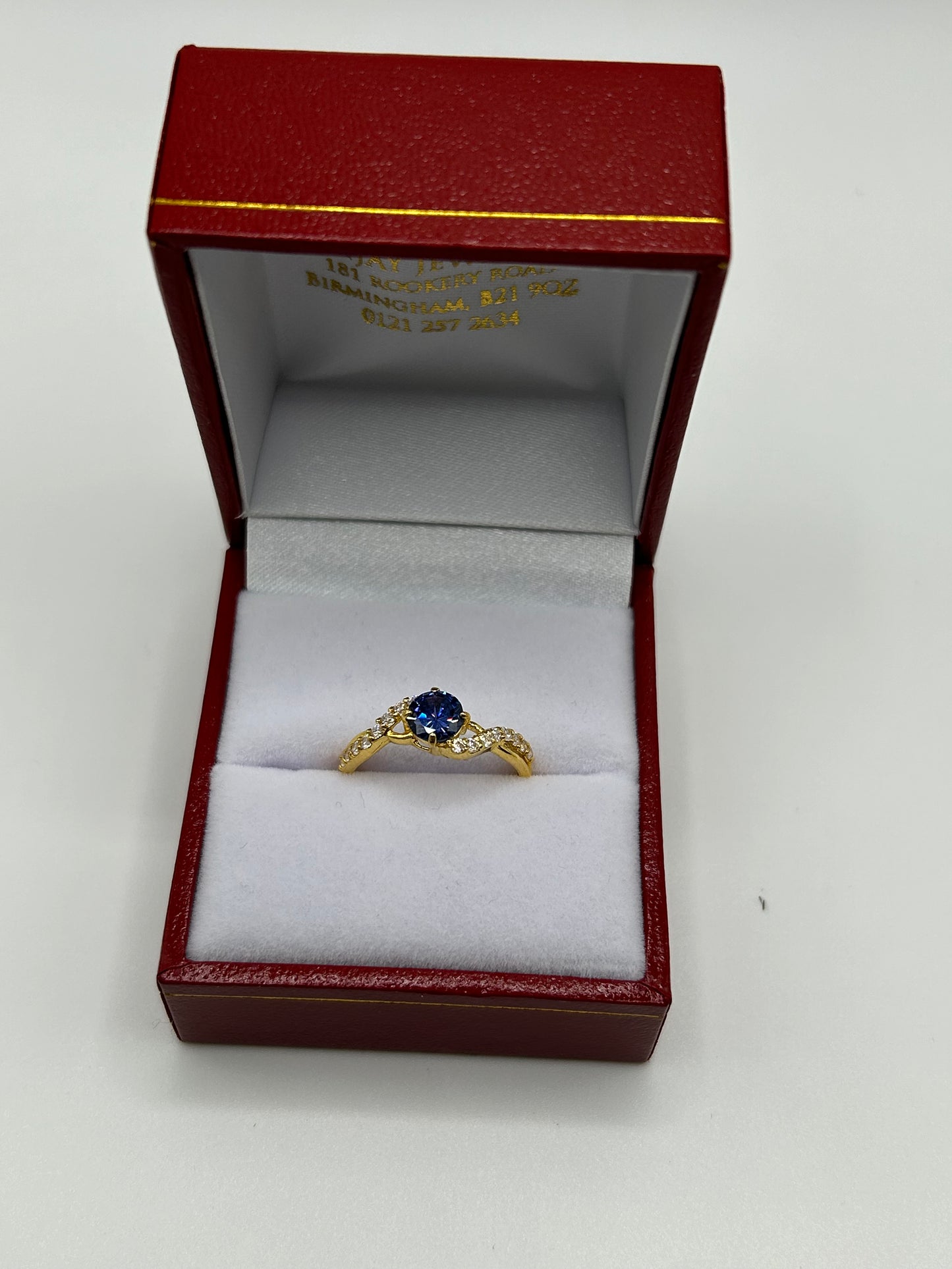 22ct Gold Ladies Ring 2.1 grams Hallmarked size L