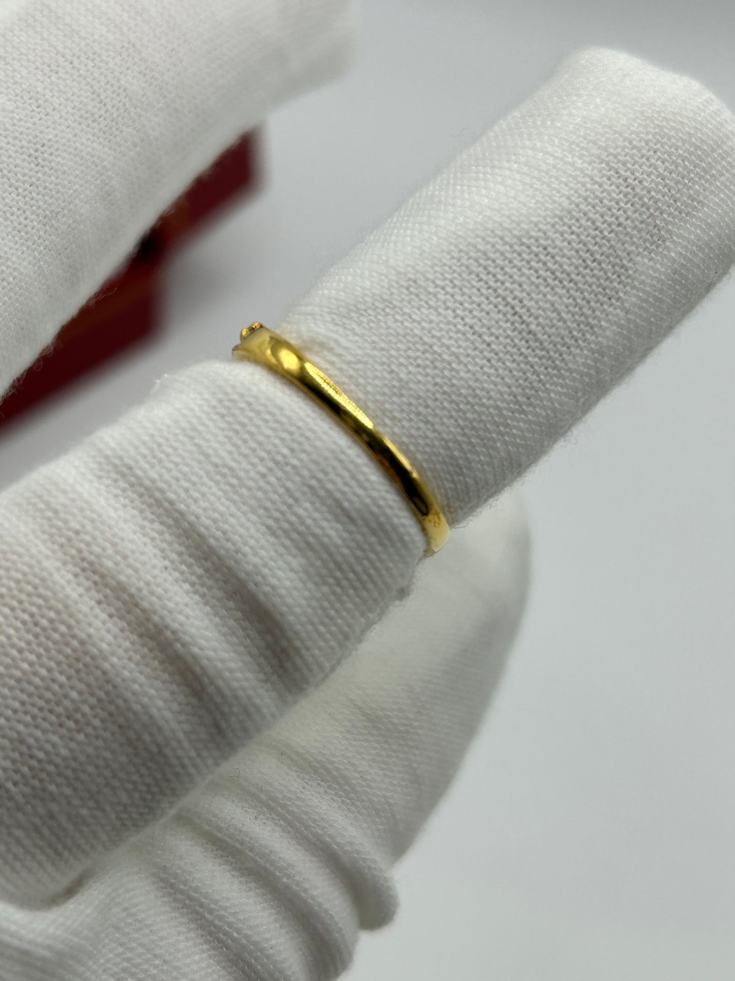 22ct Gold Ladies Ring 2.1 grams Hallmarked size L