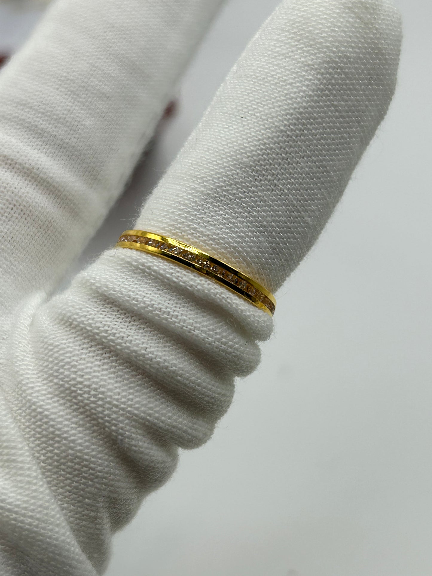 22ct Gold Ladies Ring Size J Hallmarked