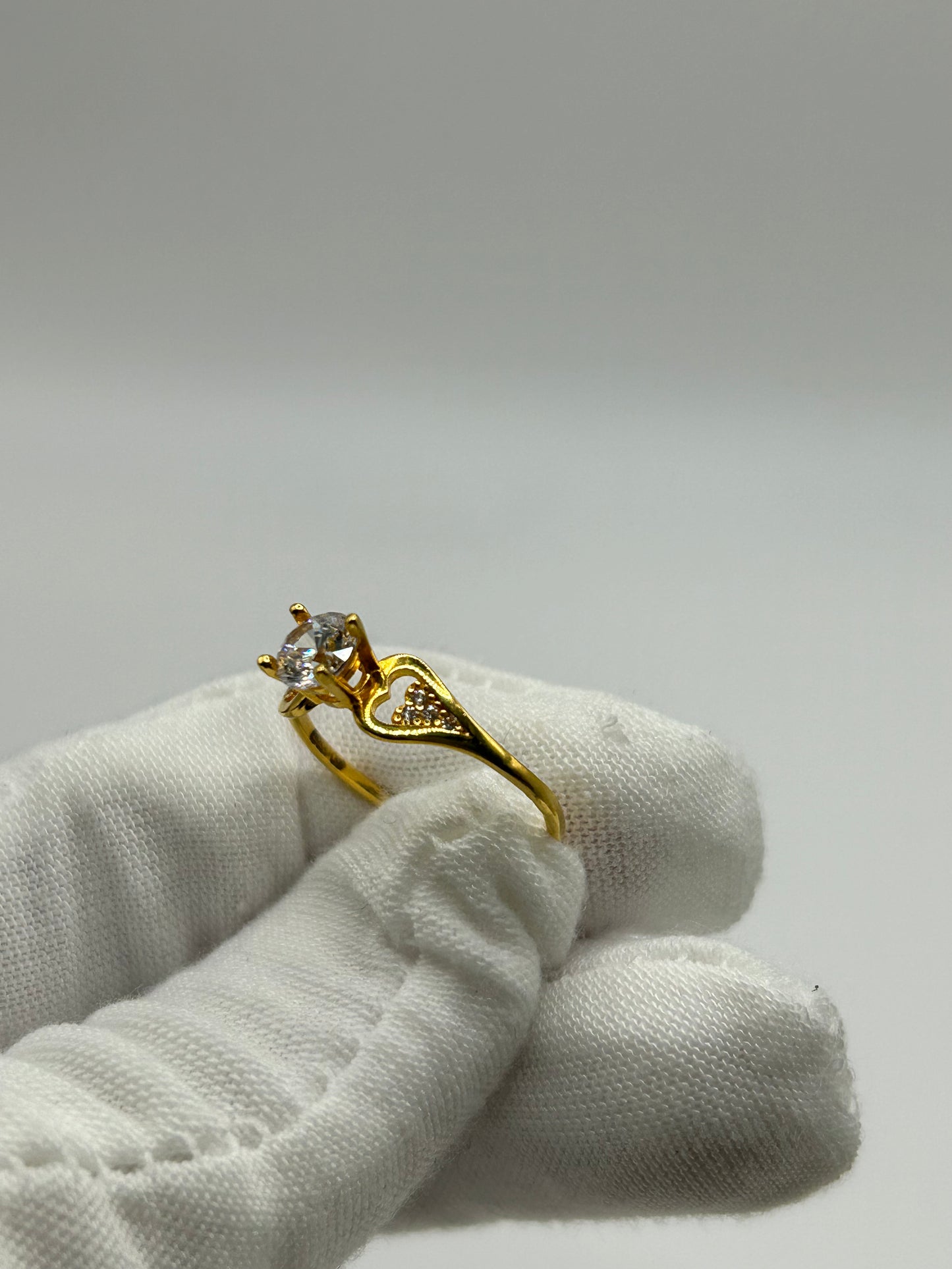 22ct Gold Ring Ladies 2.2 grams Size P