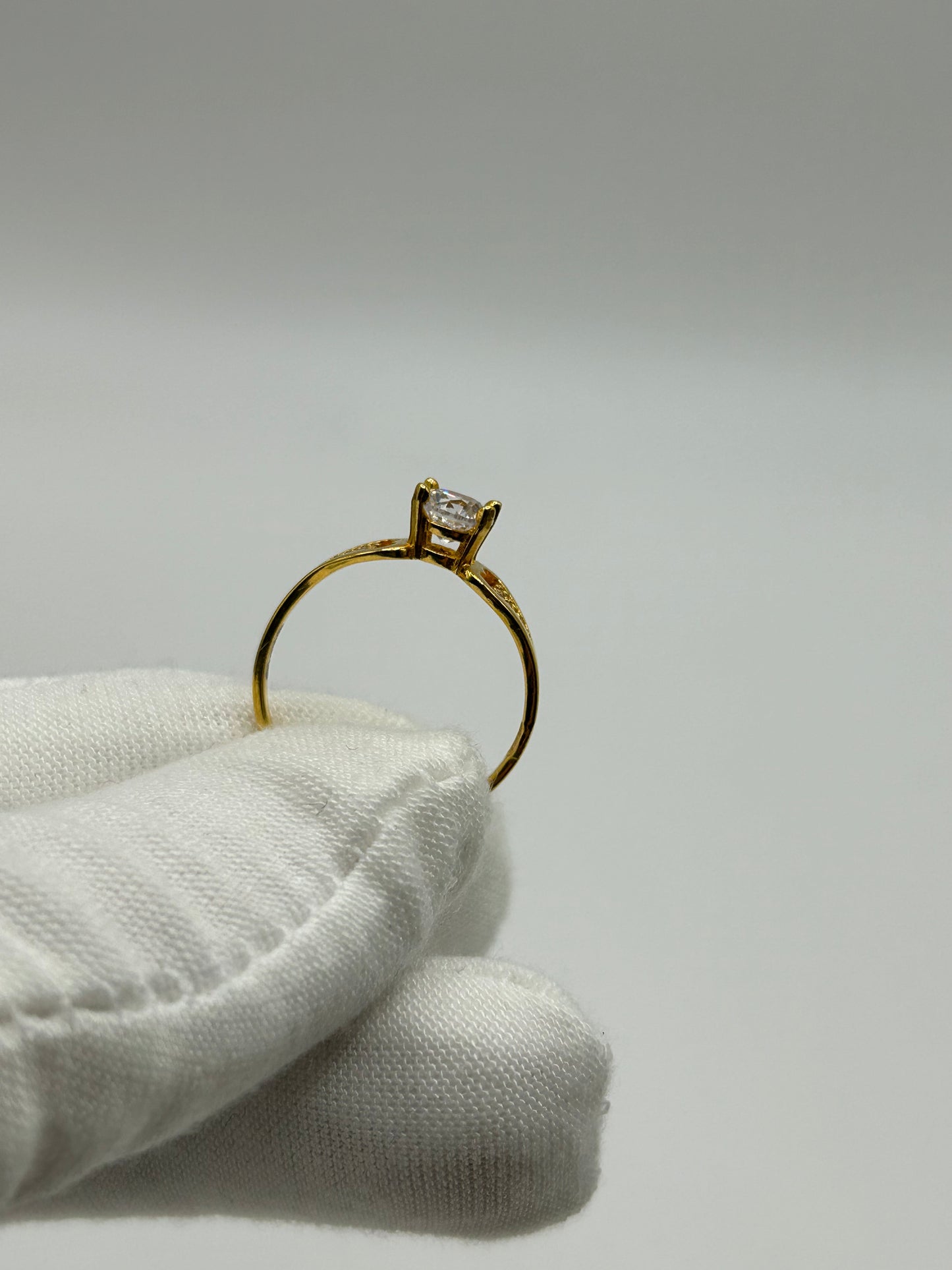 22ct Gold Ring Ladies 2.2 grams Size P