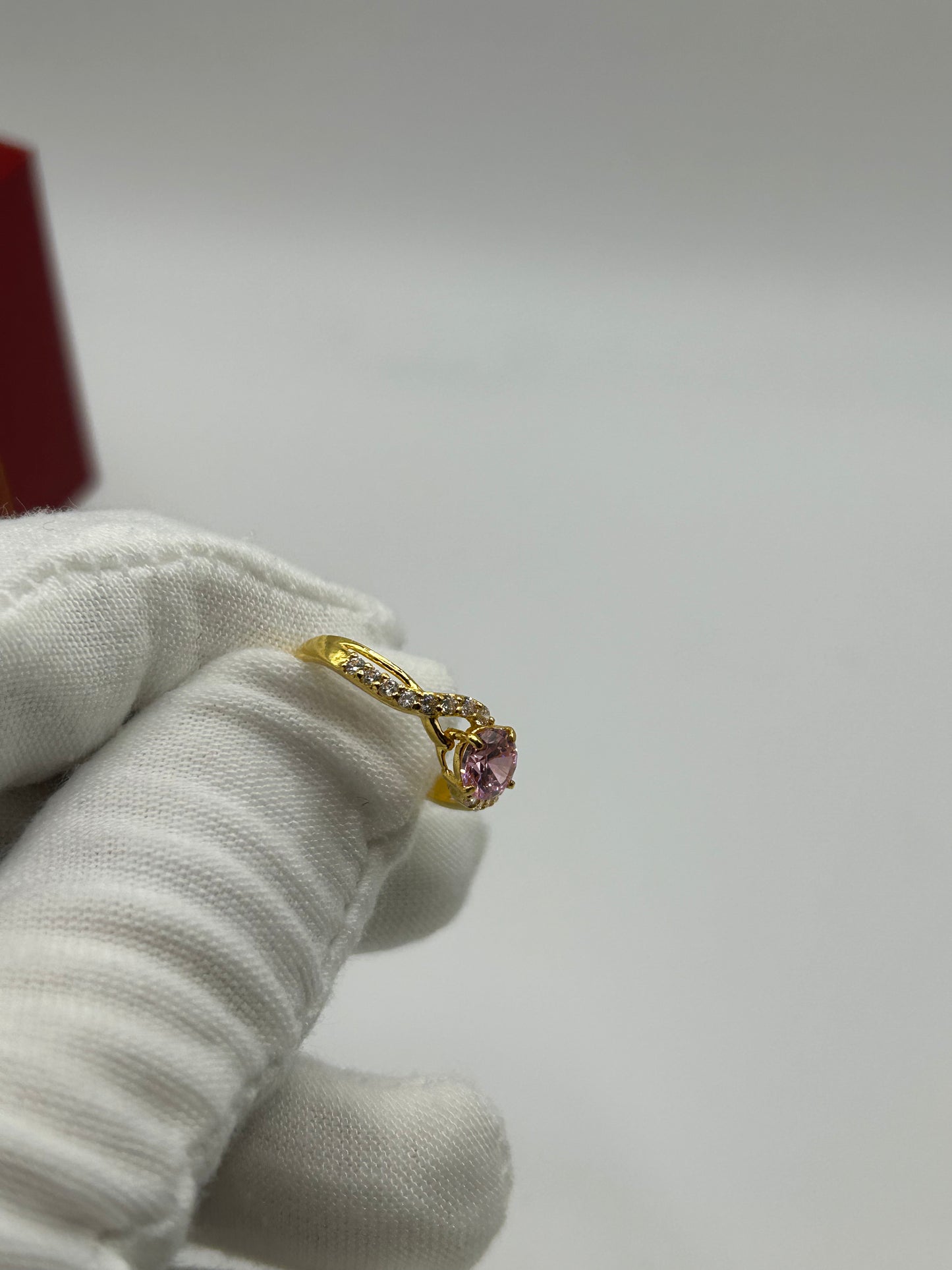 22ct Gold Ladies Ring 2.2 grams size L