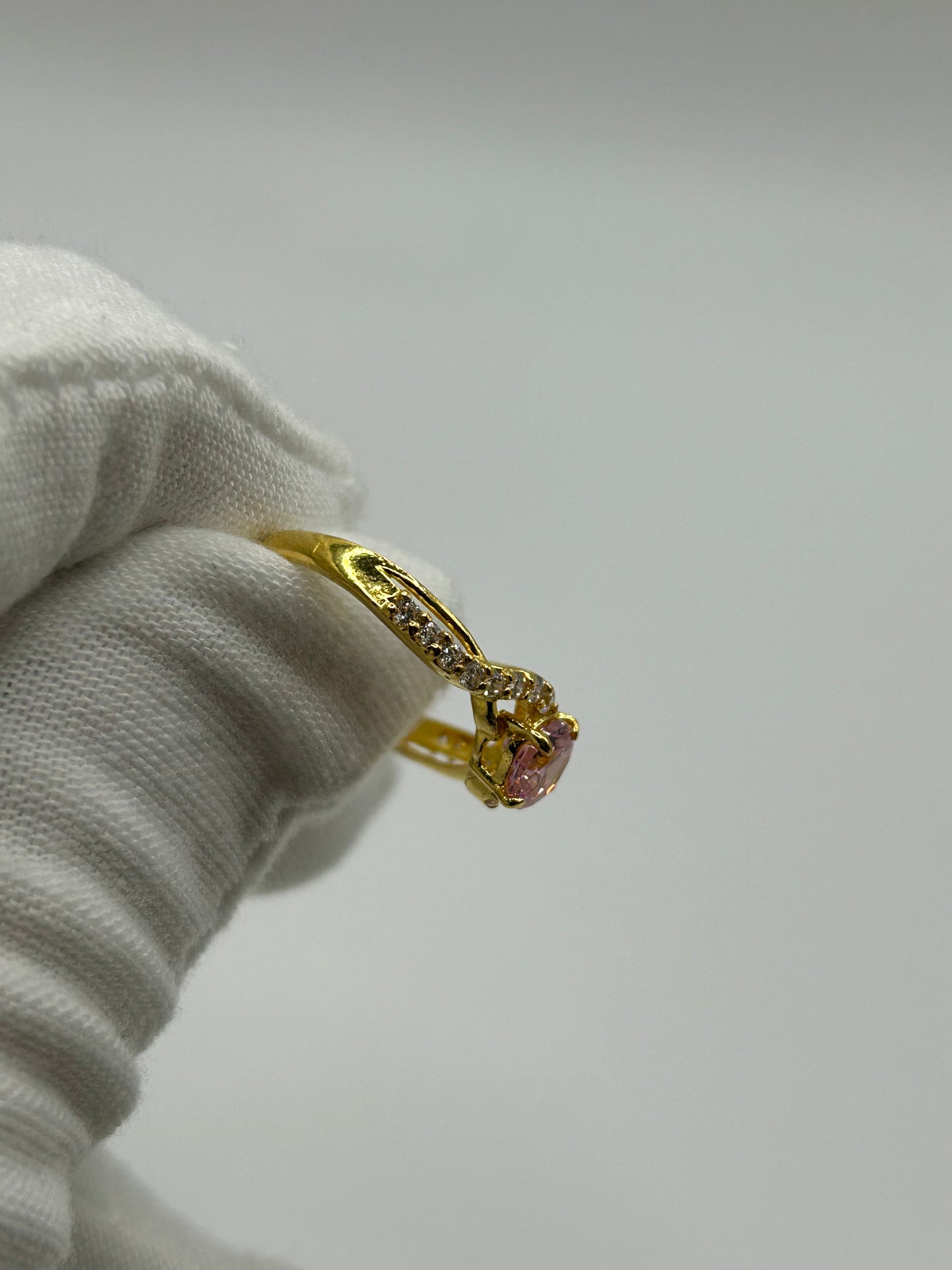 22ct Gold Ladies Ring 2.2 grams size L