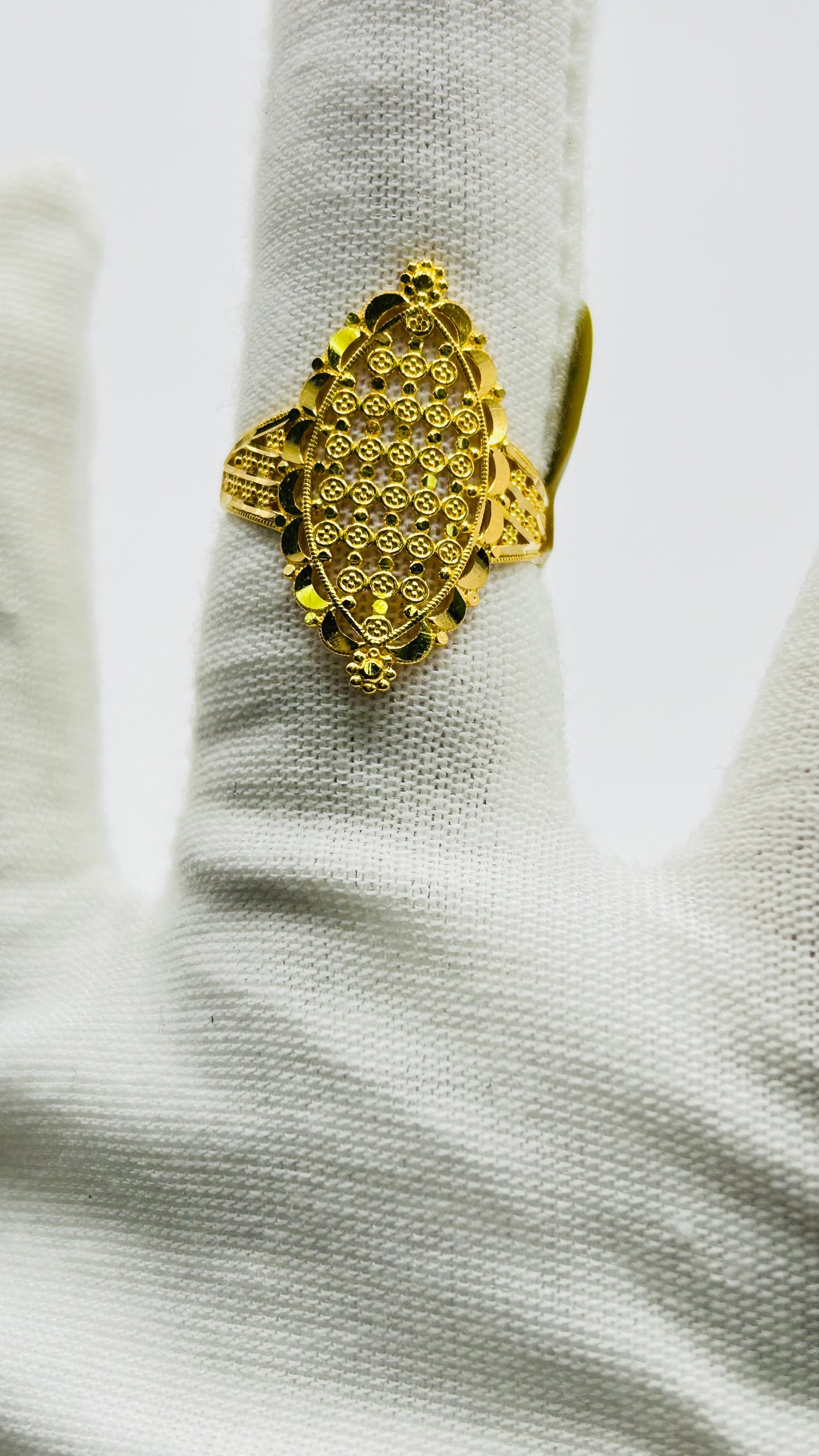 22ct Gold Ring – 3.1g – Size N½ (Hallmarked)