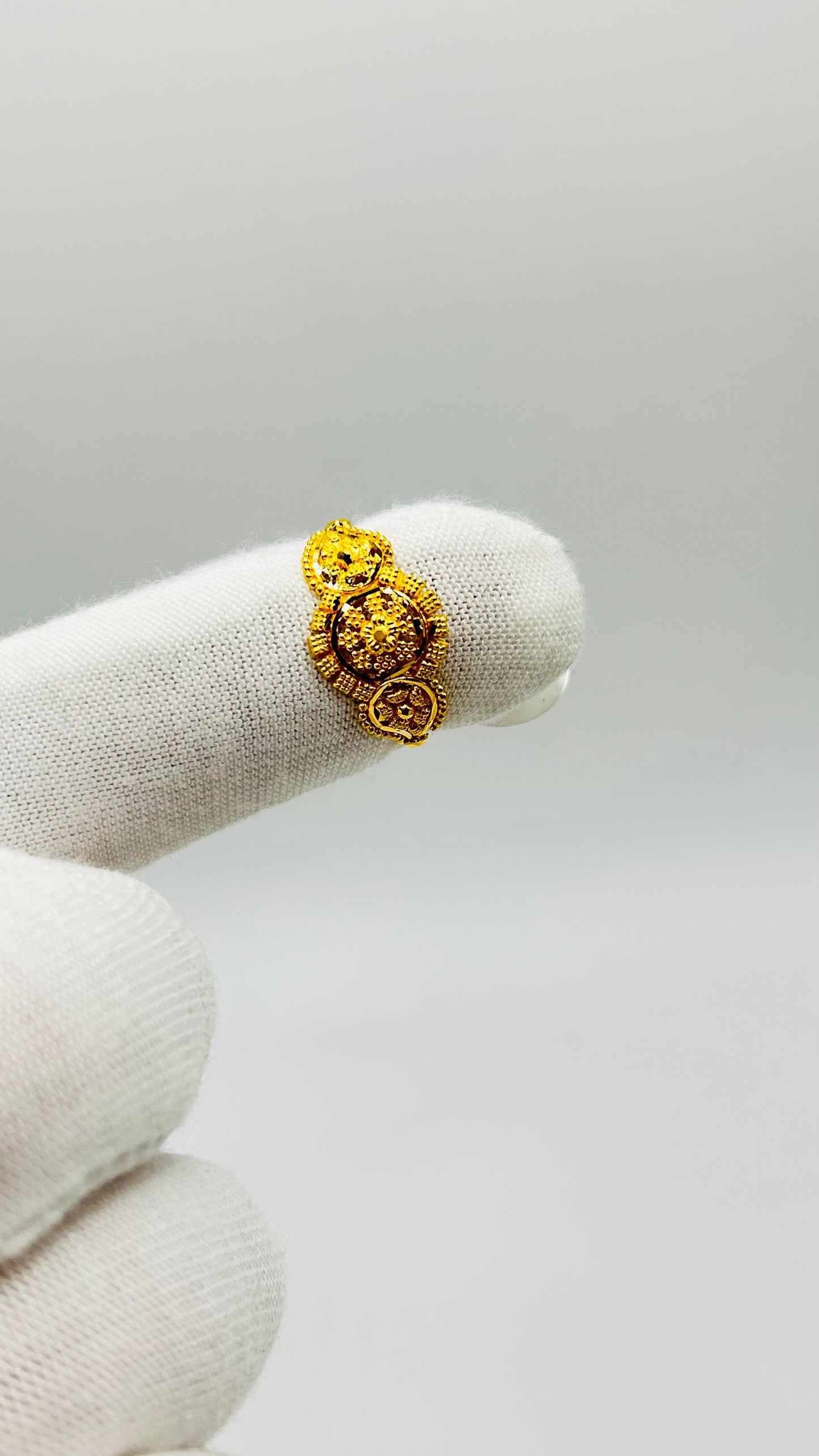 22ct Gold Ring – 2.1g – Size N (Hallmarked)