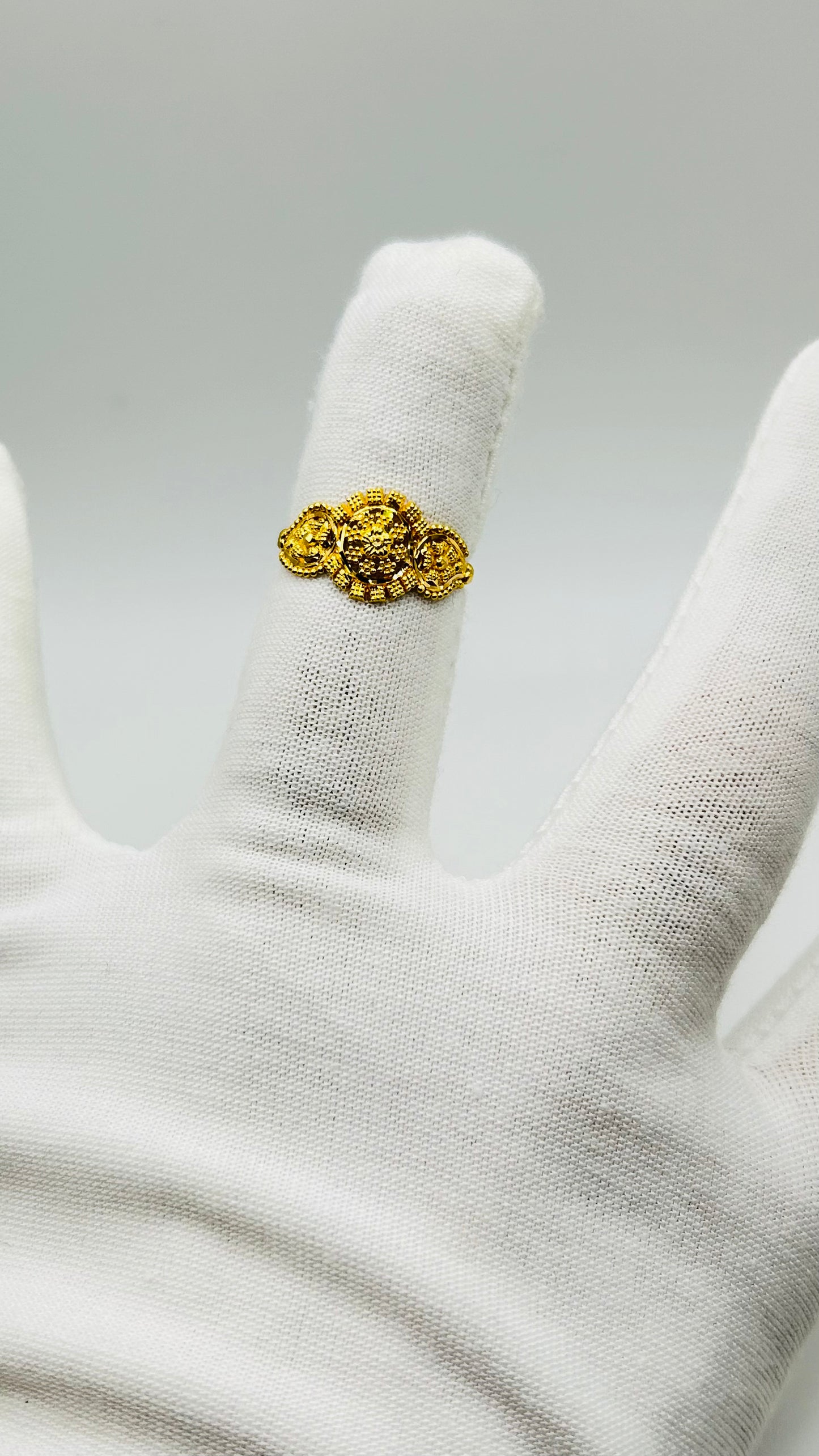 22ct Gold Ring – 2.1g – Size N (Hallmarked)