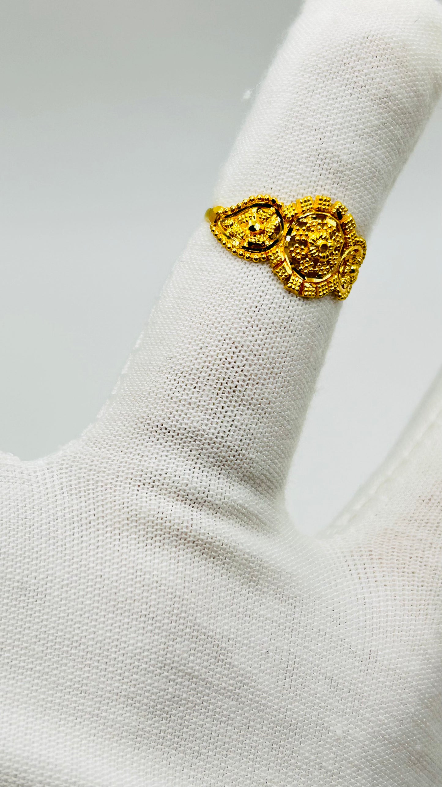 22ct Gold Ring – 2.1g – Size N (Hallmarked)