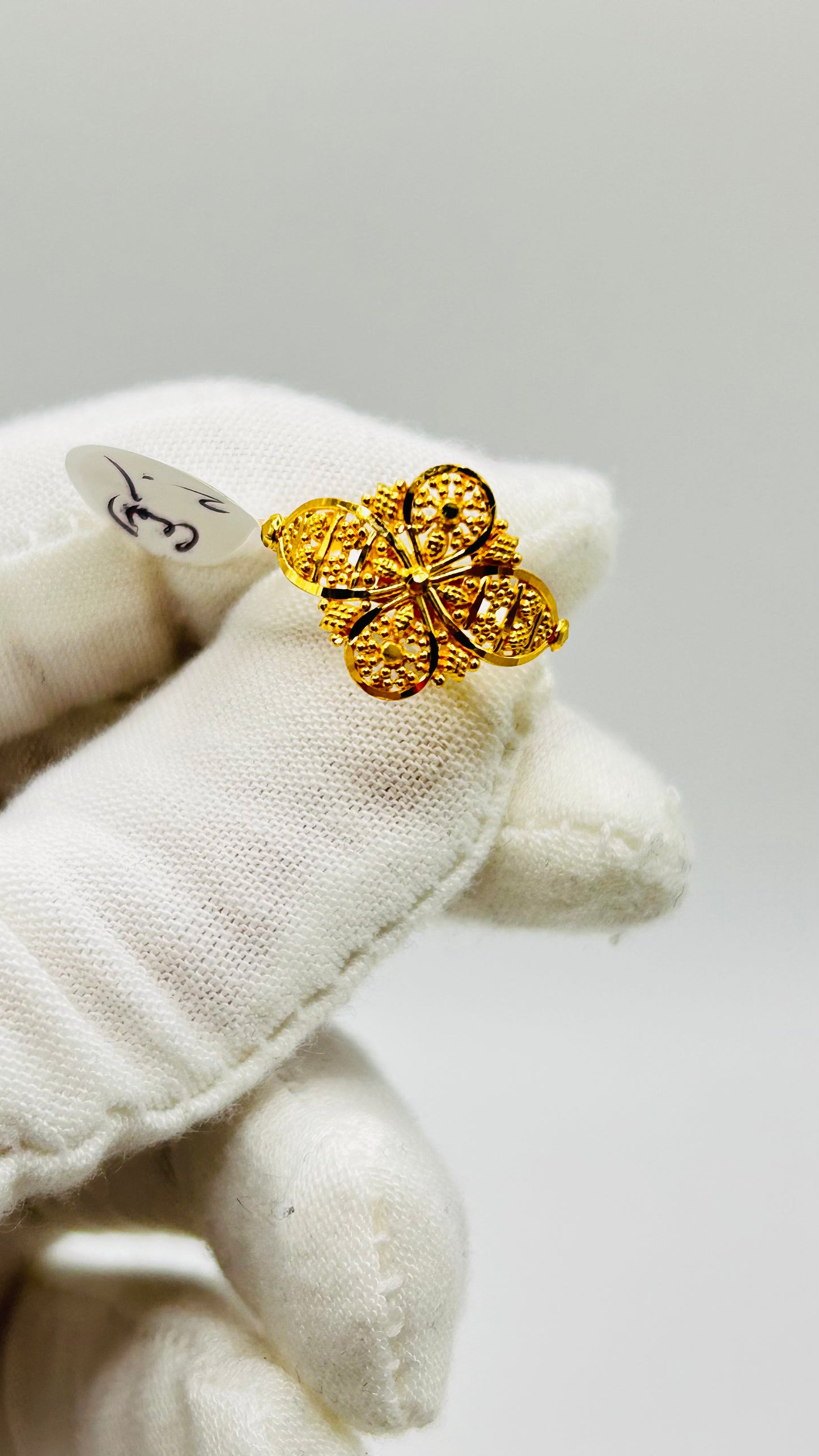 22ct Gold Ring – 2.1g – Size M (Hallmarked)