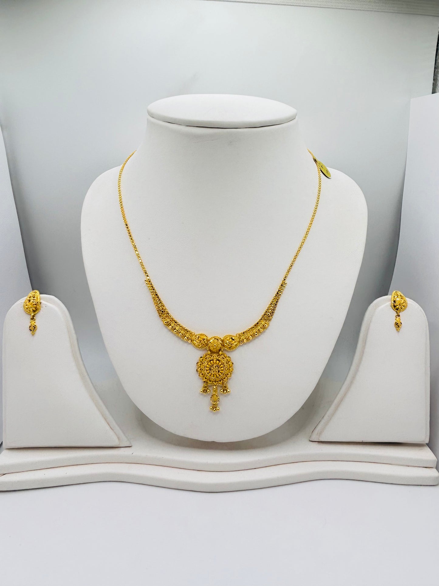 22ct Gold Bridal Set – Necklace & Matching Earrings – 16.8g (Hallmarked)