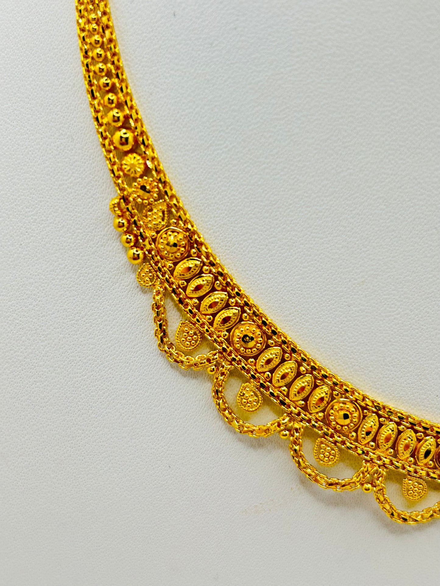 22ct Gold Bridal Set – Necklace and Matching Earrings – 27.0g (Hallmarked)