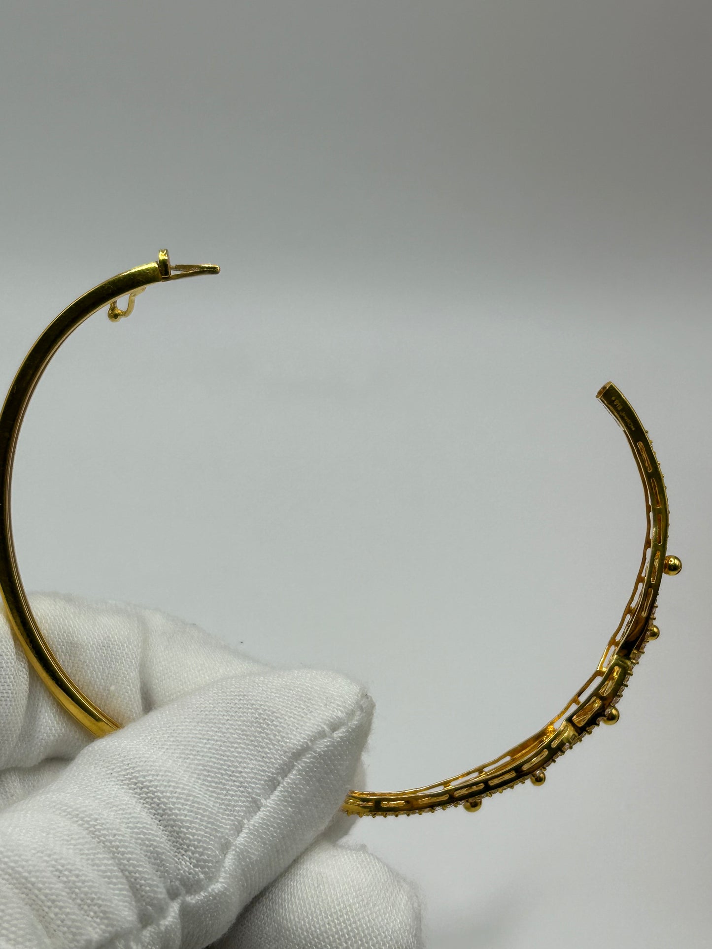 22ct Gold Bangle 10.6 grams Hallmarked