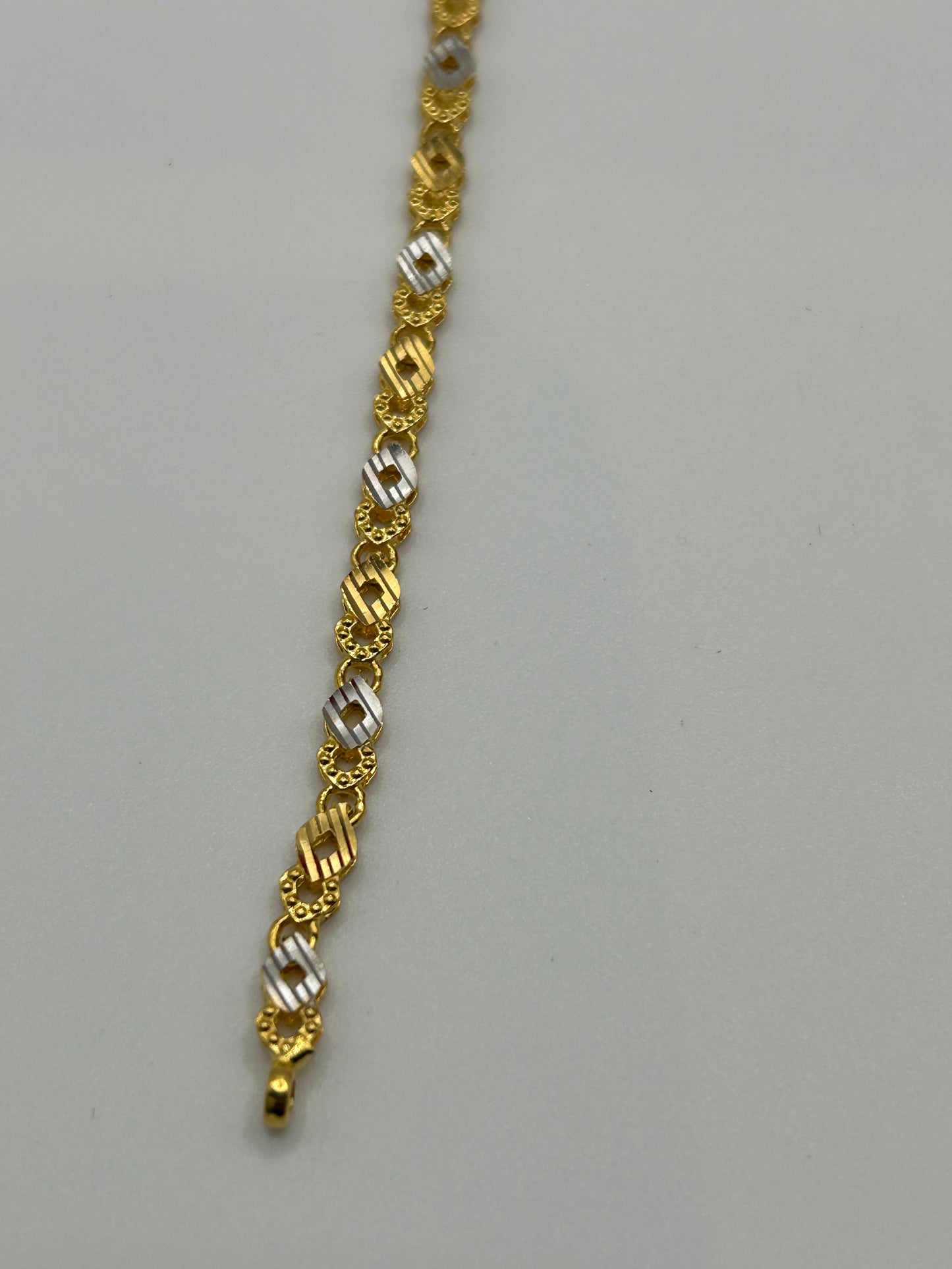 22ct Gold Bracelet 5.8 grams Hallmarked