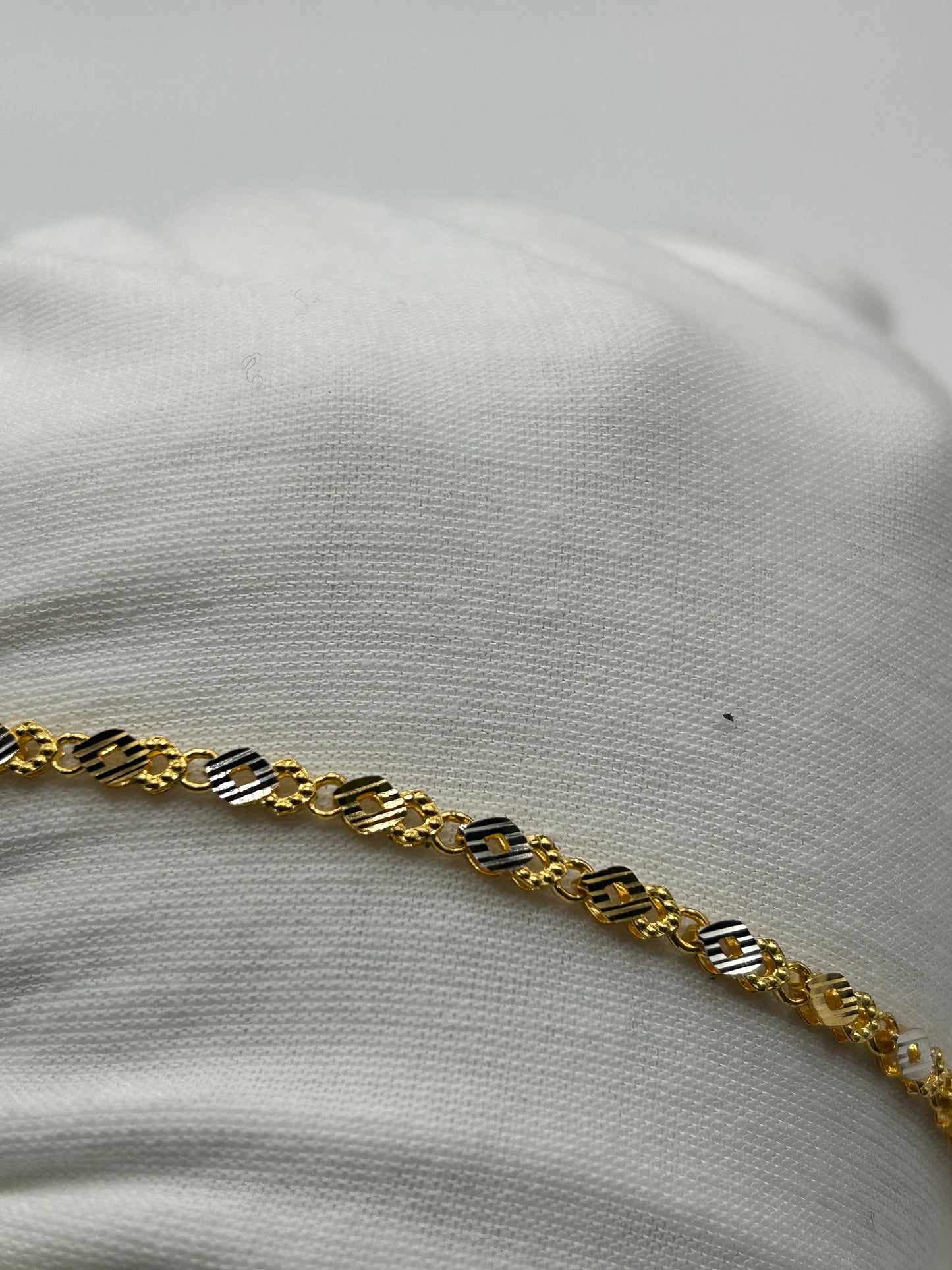 22ct Gold Bracelet 5.8 grams Hallmarked