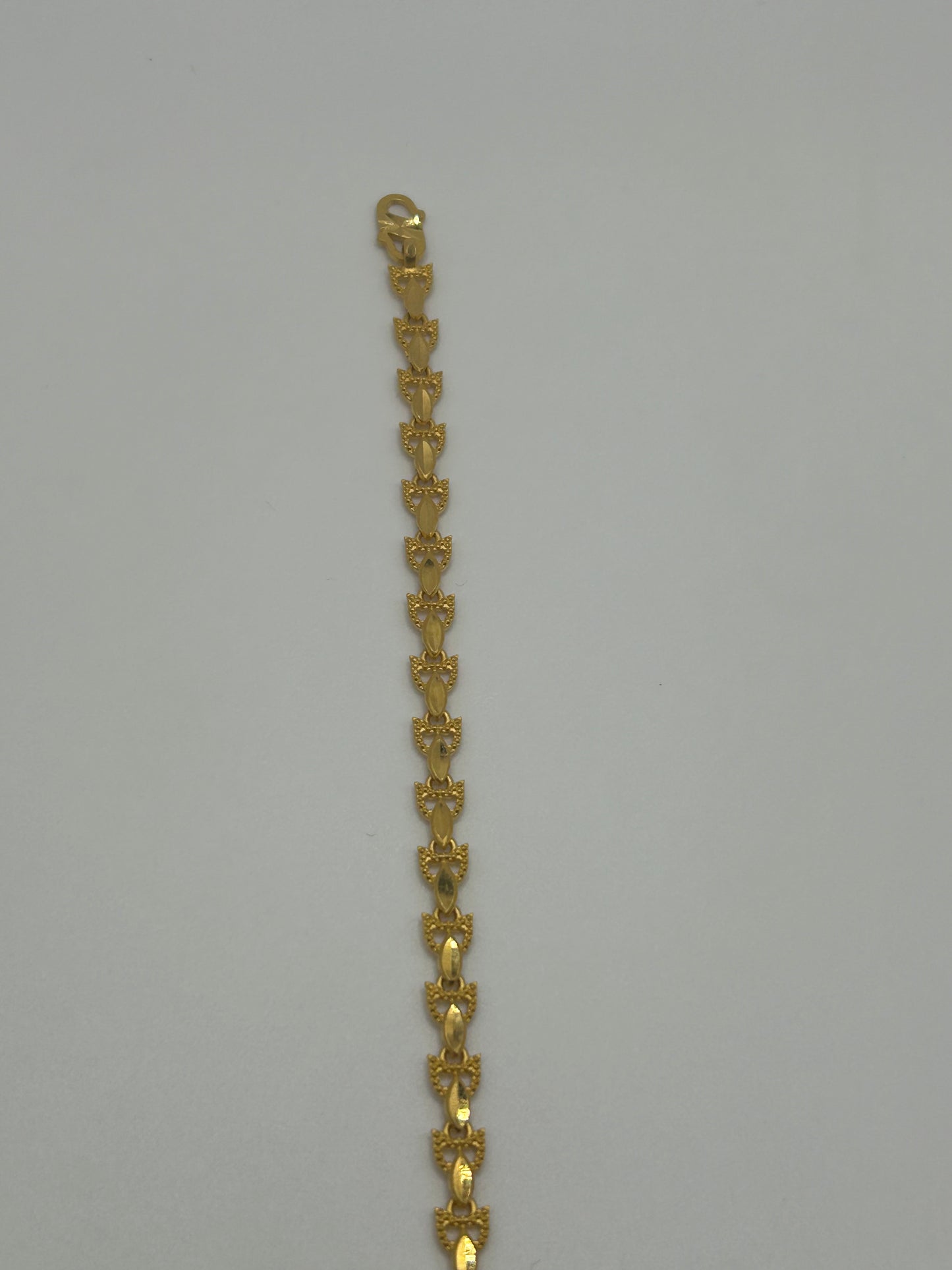 22ct Gold Ladies Bracelet - 8.0 grams Hallmarked