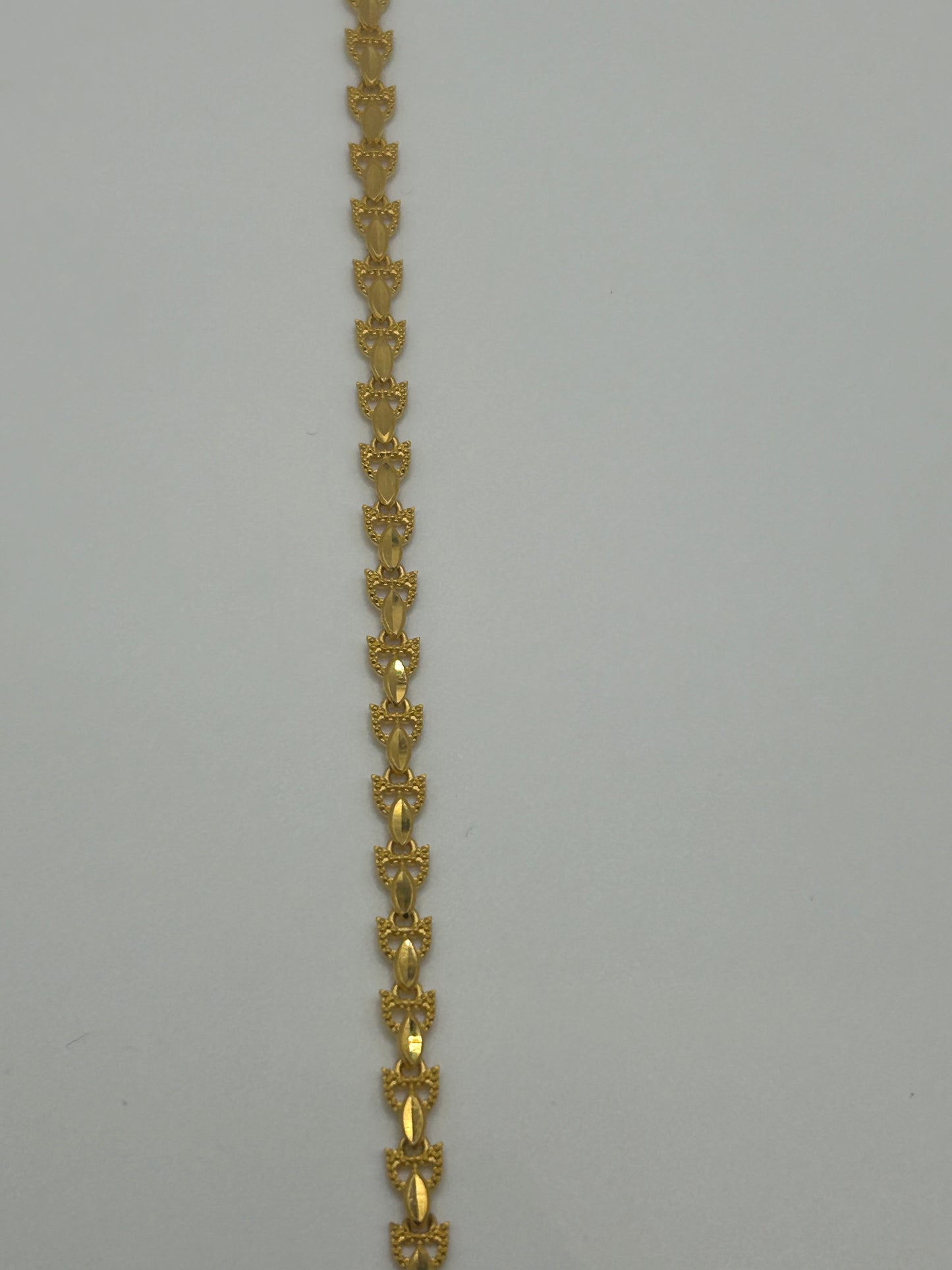 22ct Gold Ladies Bracelet - 8.0 grams Hallmarked