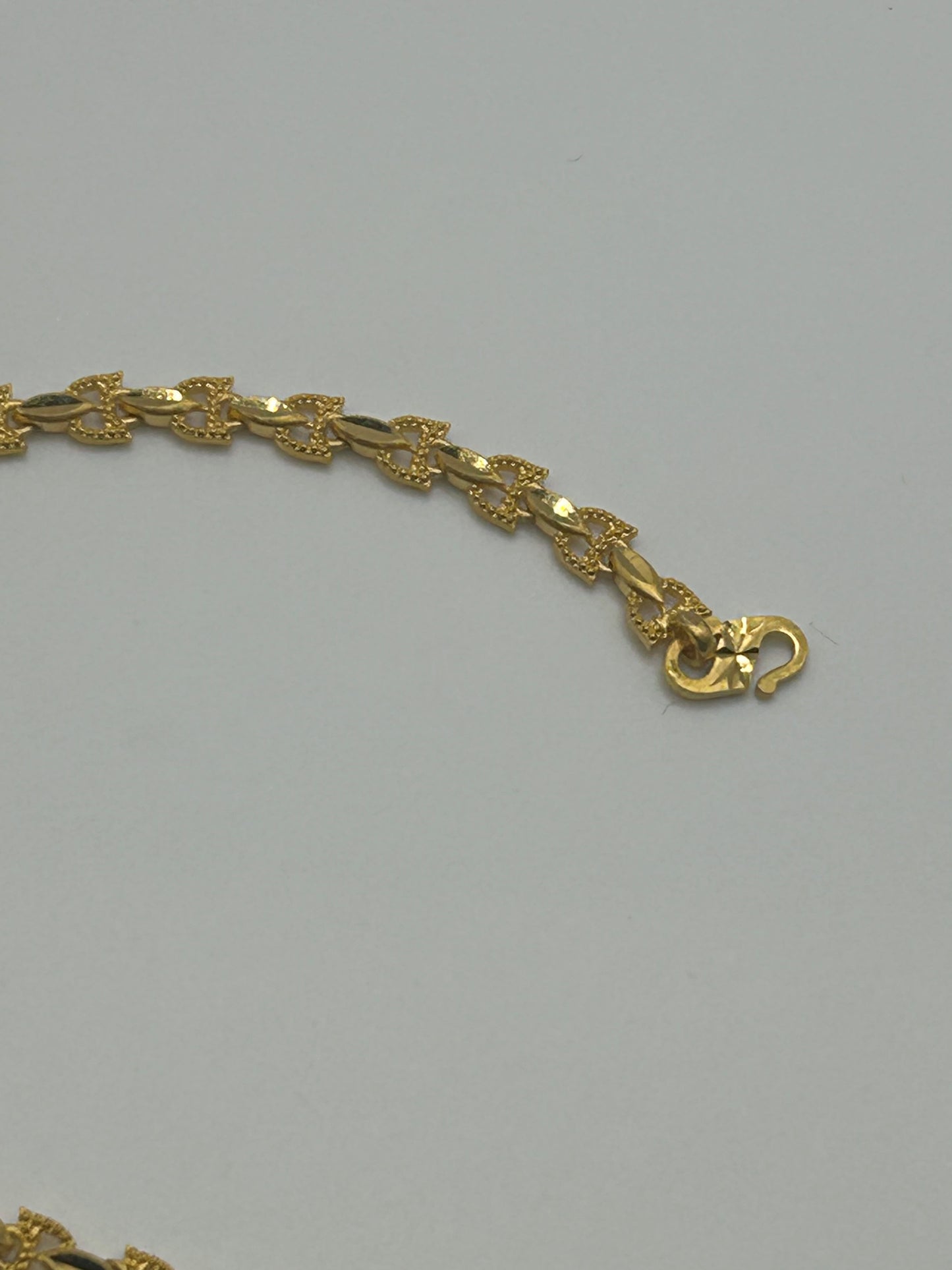 22ct Gold Ladies Bracelet - 8.0 grams Hallmarked