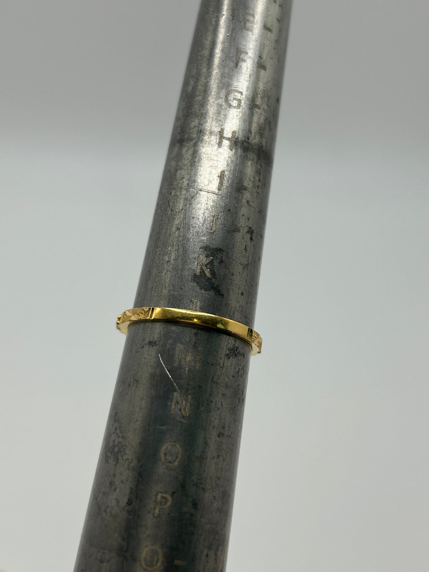 22ct Gold Ladies Ring – 2.6g – Size L (Hallmarked)