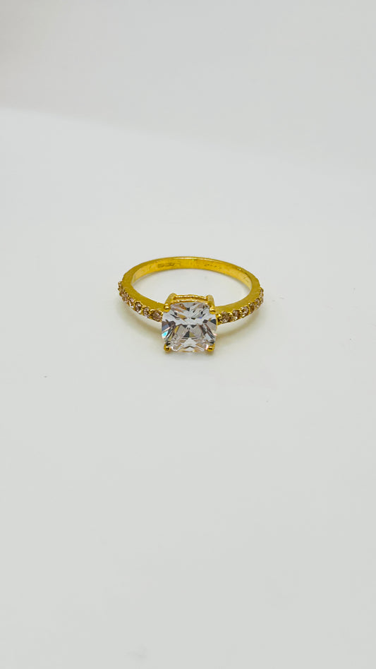 22ct Gold Ladies Ring – 2.6g – Size L (Hallmarked)