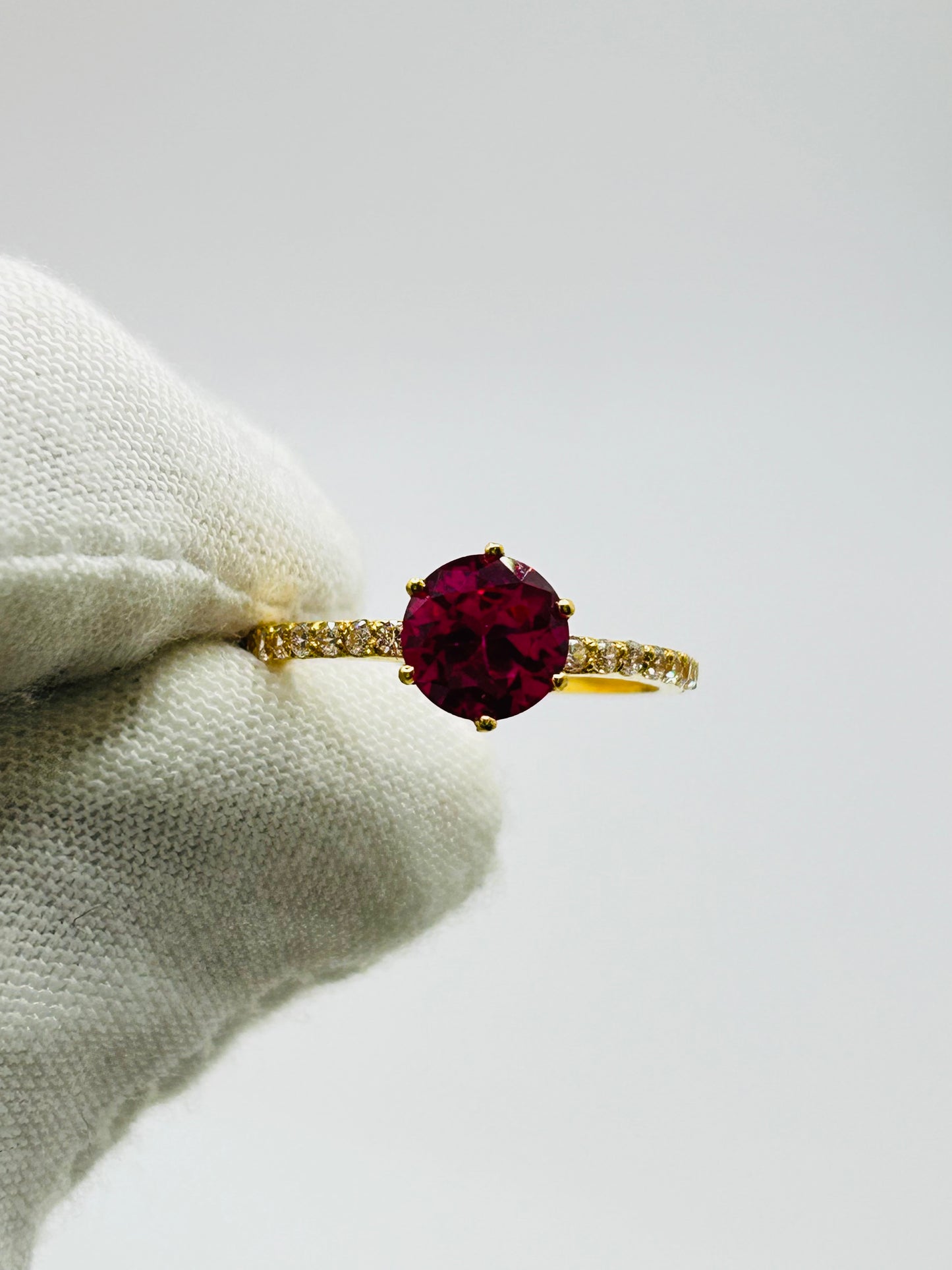 22ct Gold Ladies Ring – 2.2g – Size O (Hallmarked)