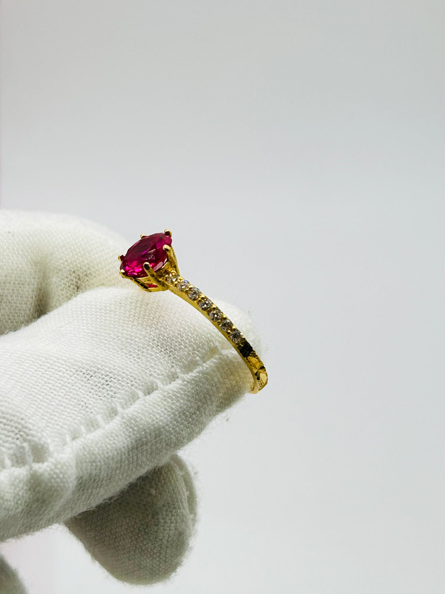 22ct Gold Ladies Ring – 2.2g – Size O (Hallmarked)