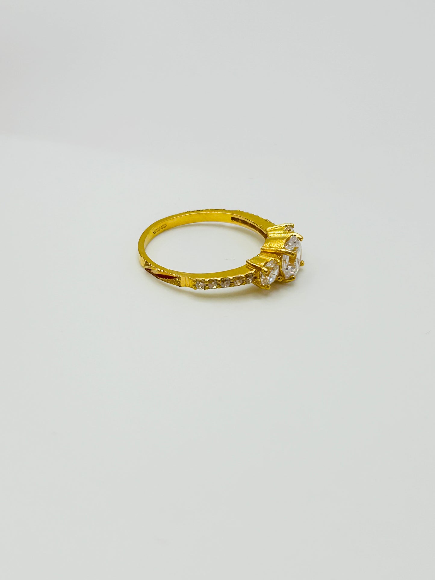 22ct Gold Ladies Ring – 3.0g – Size M (Hallmarked)