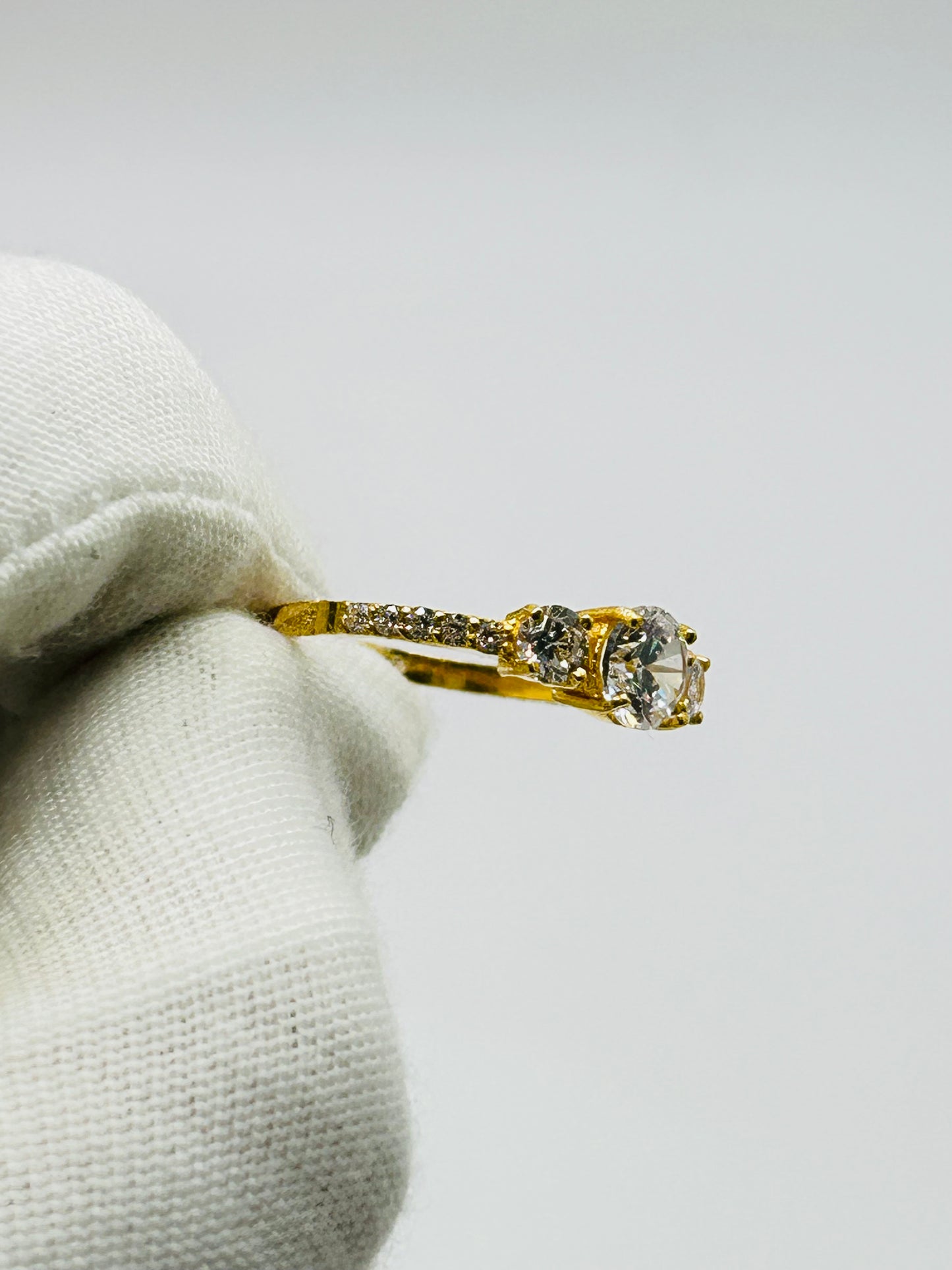 22ct Gold Ladies Ring – 3.0g – Size M (Hallmarked)