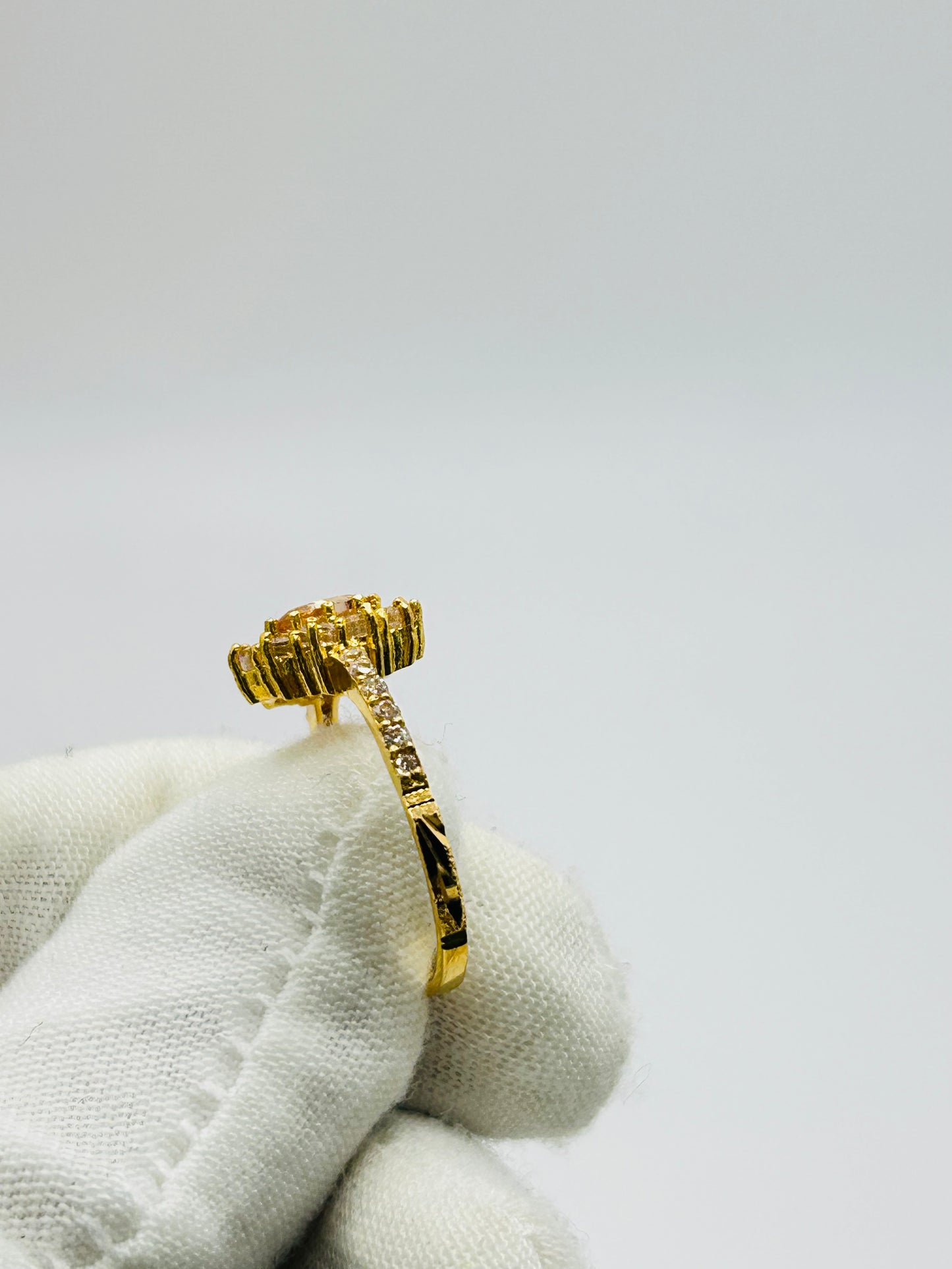22ct Gold Ladies Ring – 3.3g – Size N½ (Hallmarked)