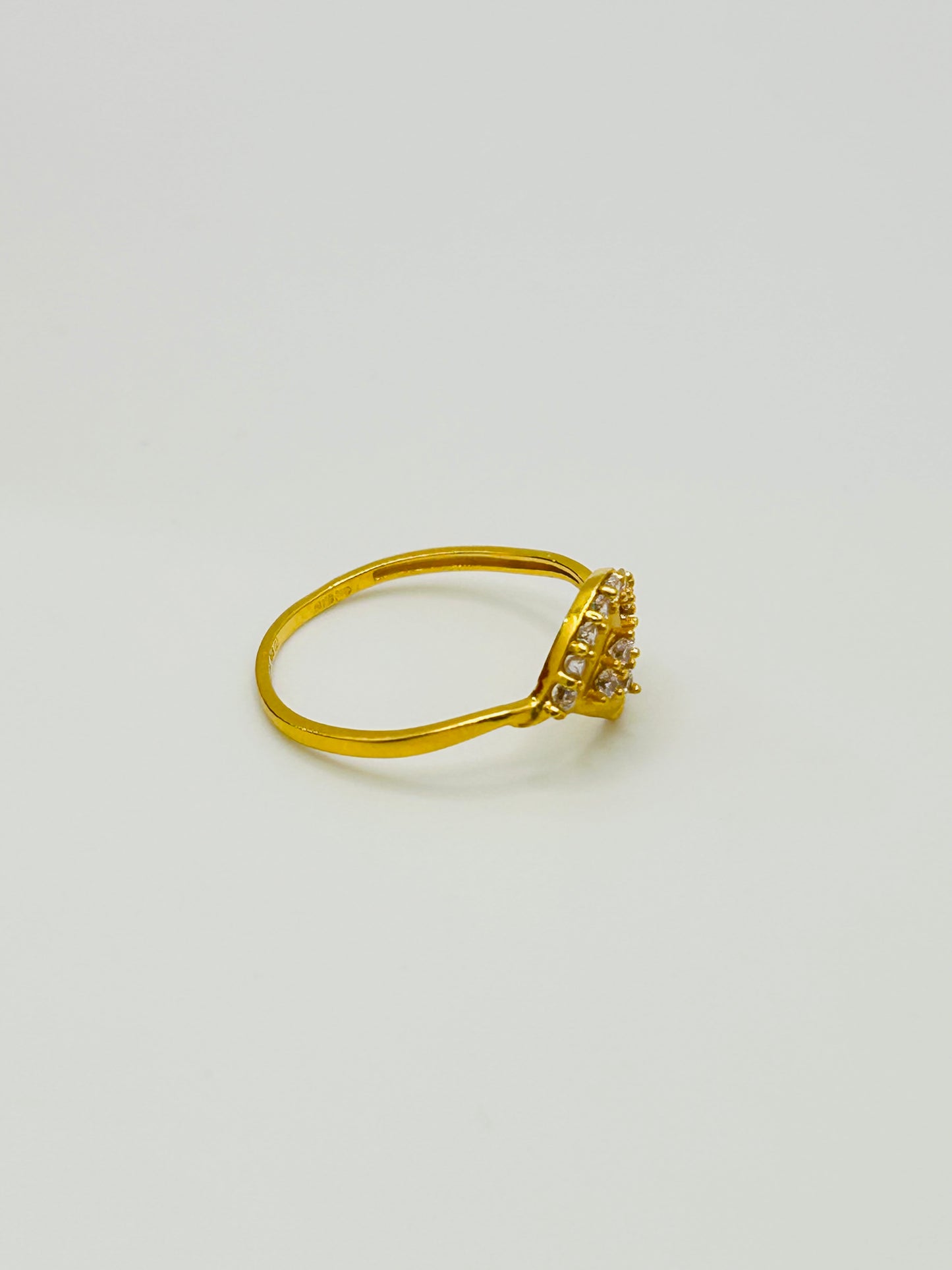 22ct Gold Ladies Ring – 1.6g – Size N (Hallmarked)