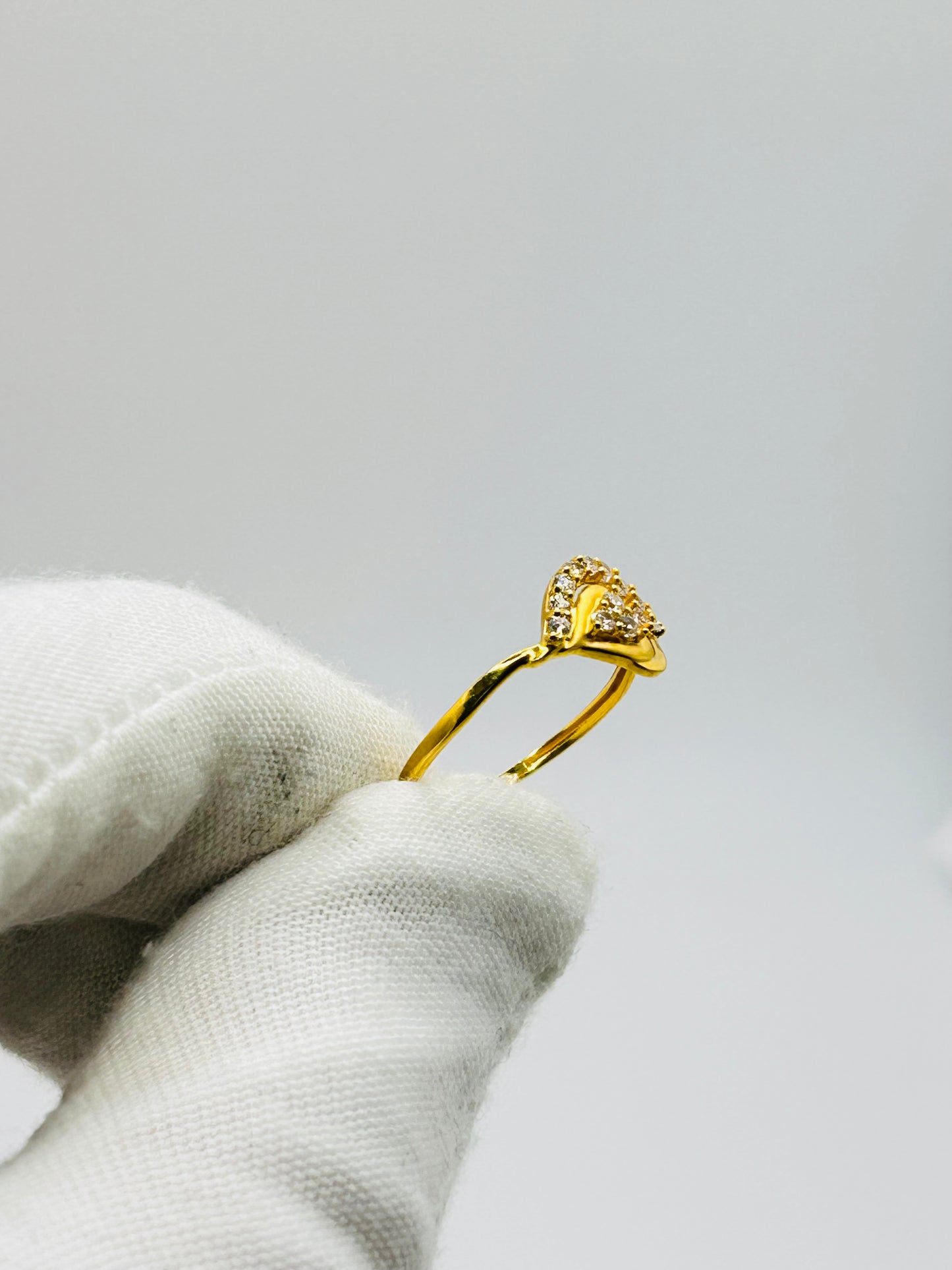 22ct Gold Ladies Ring – 1.6g – Size N (Hallmarked)