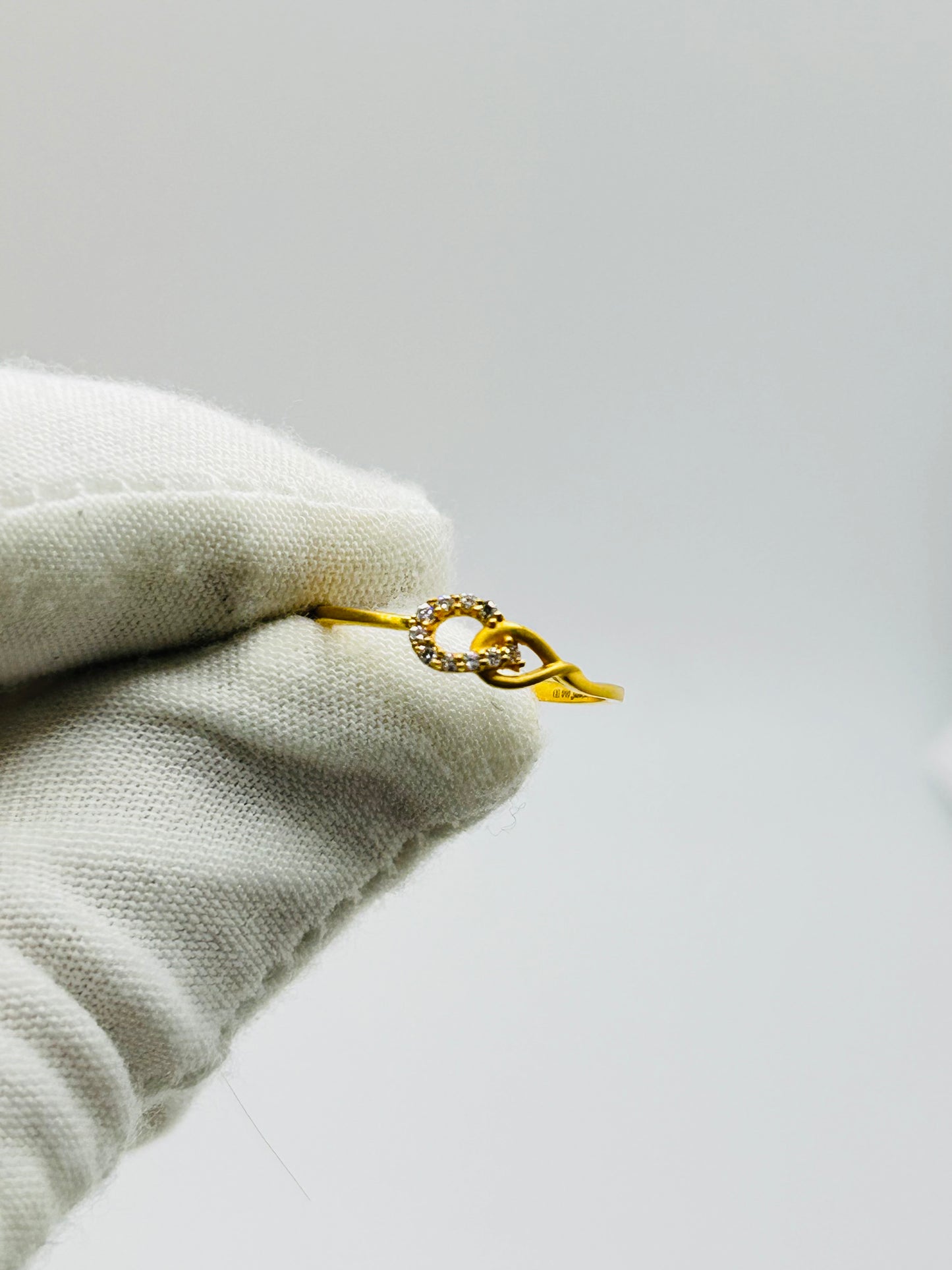 22ct Gold Ladies Ring – 1.8g – Size Q (Hallmarked)