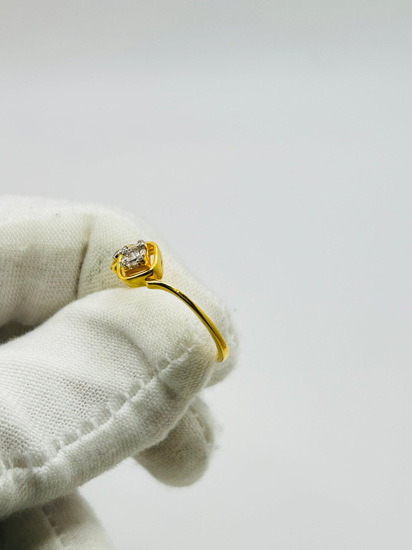 22ct Gold Ladies Ring – 2.3g – Size P (Hallmarked)