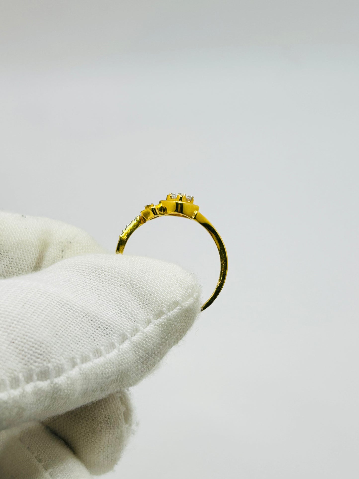 22ct Gold Ladies Ring – 2.3g – Size P (Hallmarked)