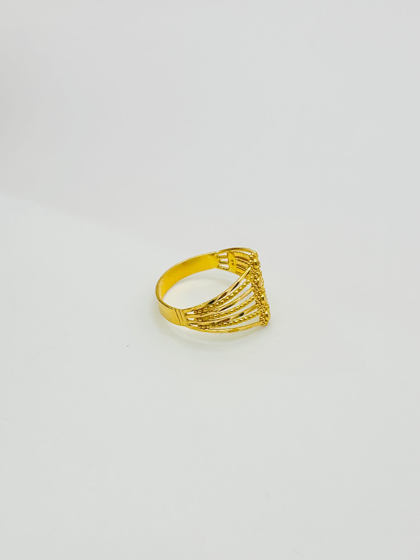 22ct Gold Ladies Ring – 2.4g – Size M (Hallmarked)