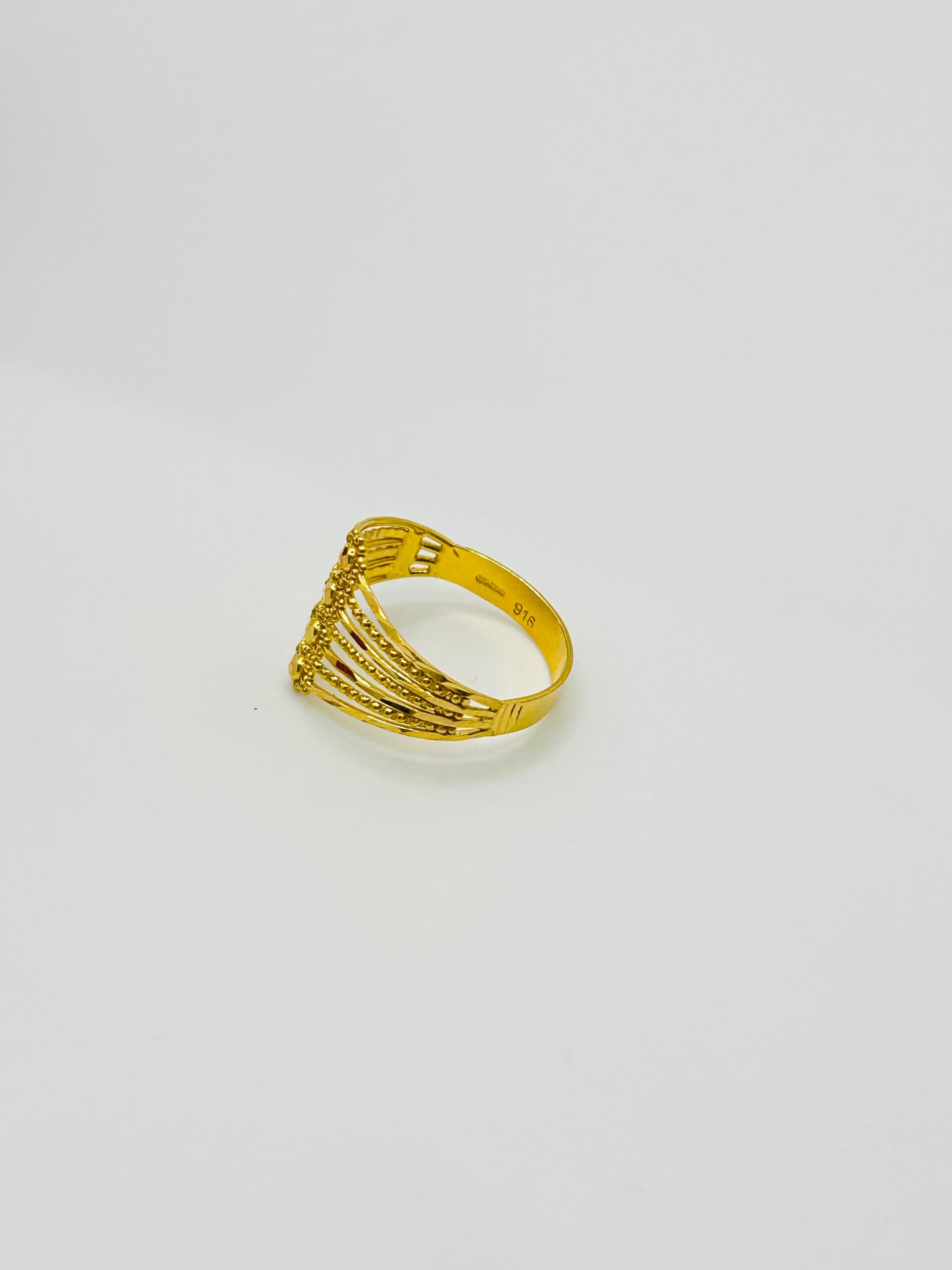 22ct Gold Ladies Ring – 2.4g – Size M (Hallmarked)