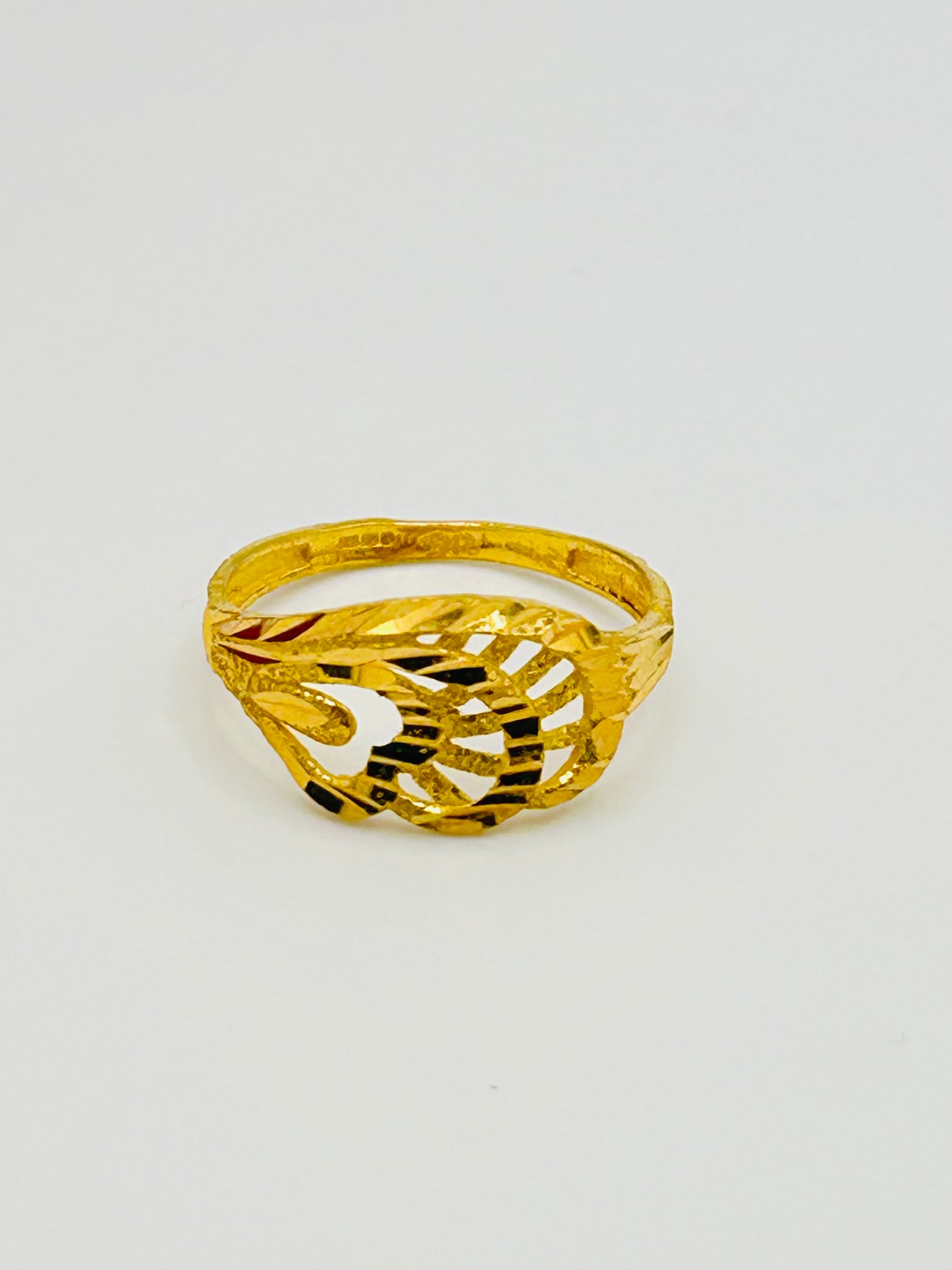 22ct Gold Ladies Ring – 2.1g – Size O (Hallmarked)