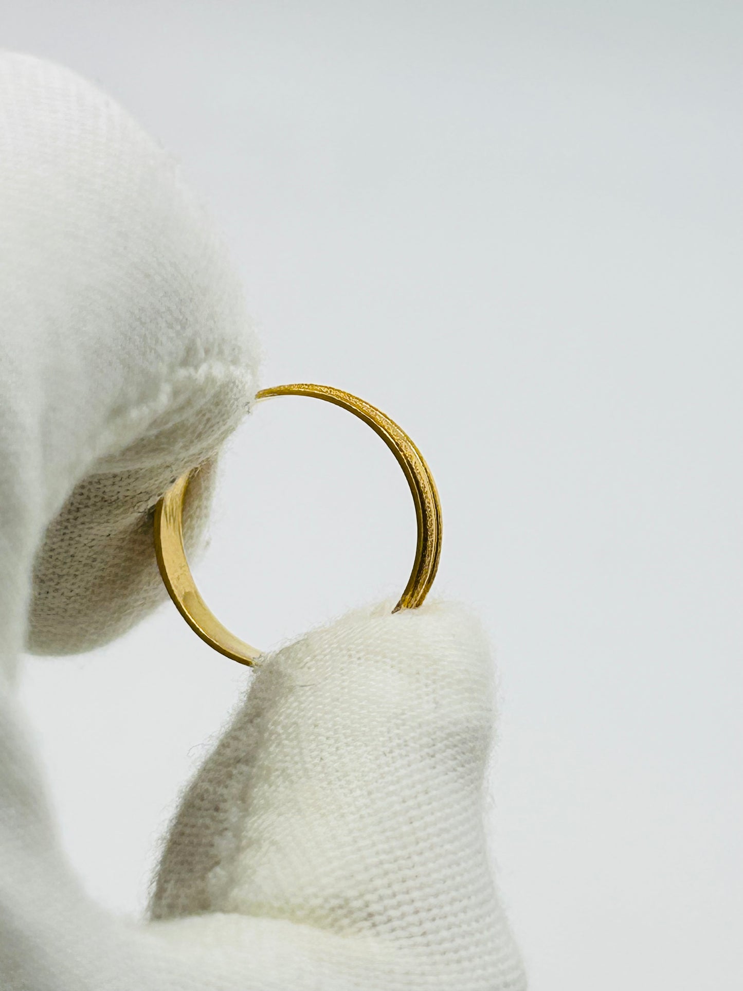 22ct Gold Ladies Band – 2.4g – Size L (Hallmarked)