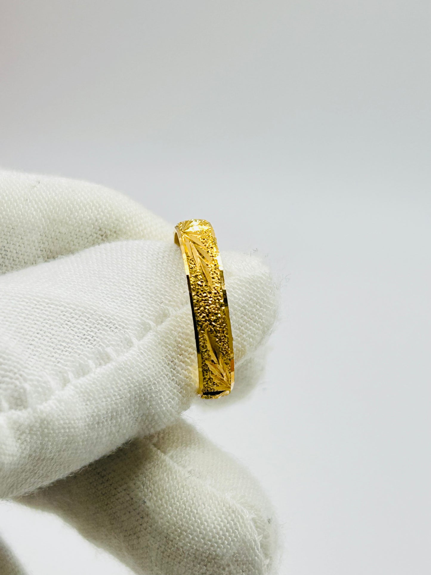 22ct Gold Ladies Band – 3.5g – Size N (Hallmarked)