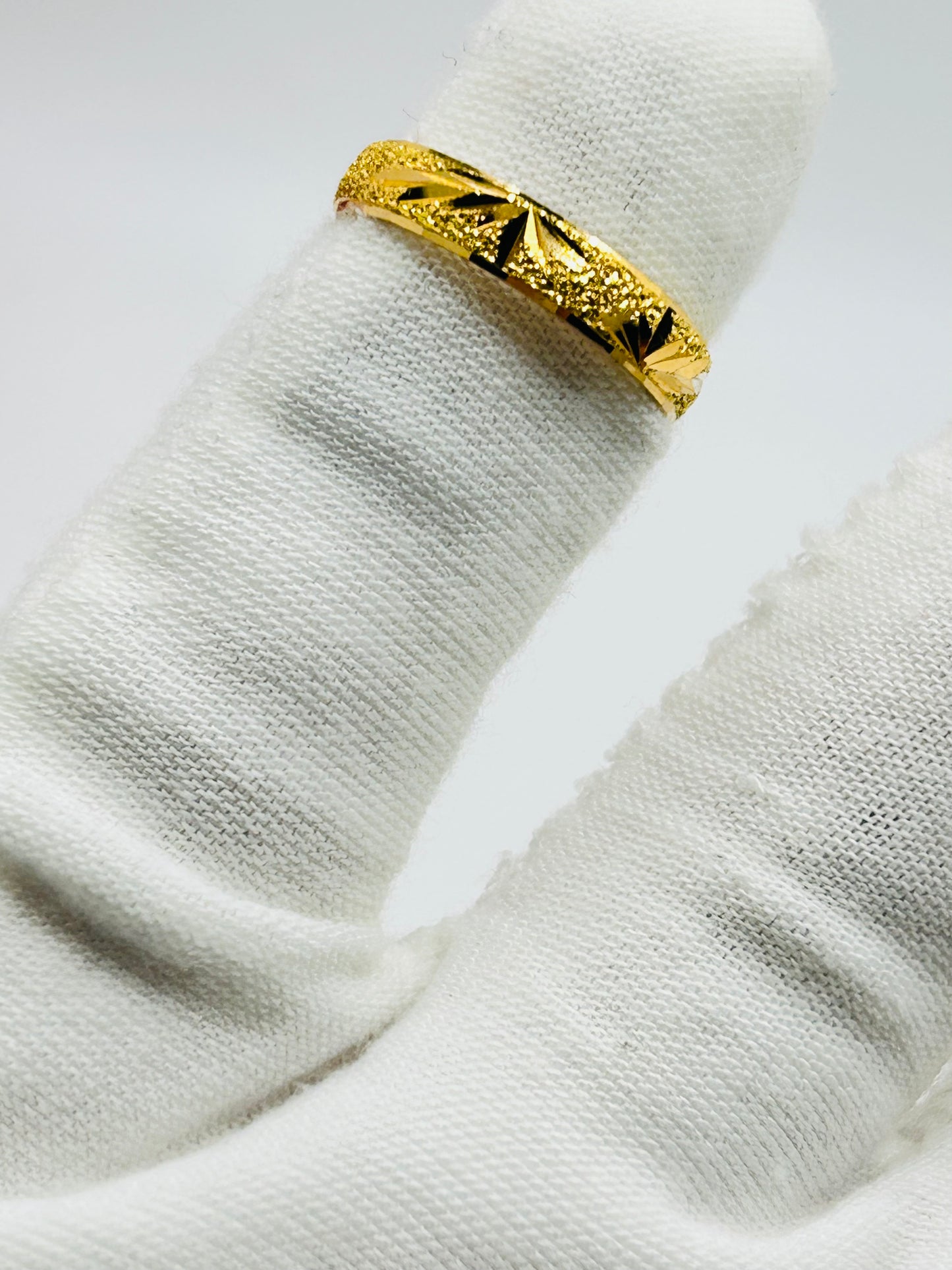 22ct Gold Ladies Band – 3.5g – Size N (Hallmarked)