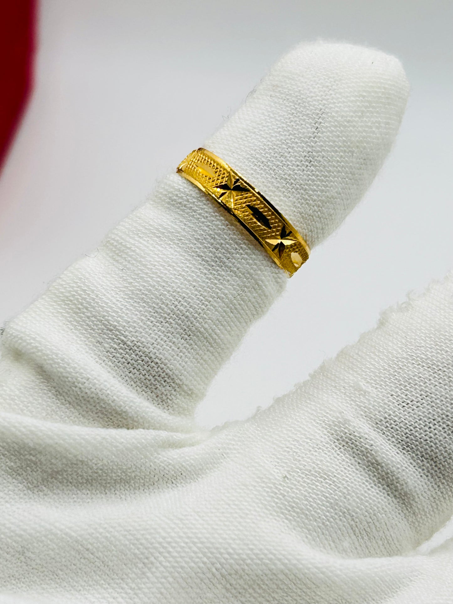22ct Gold Ladies Band – 2.4g – Size M (Hallmarked)