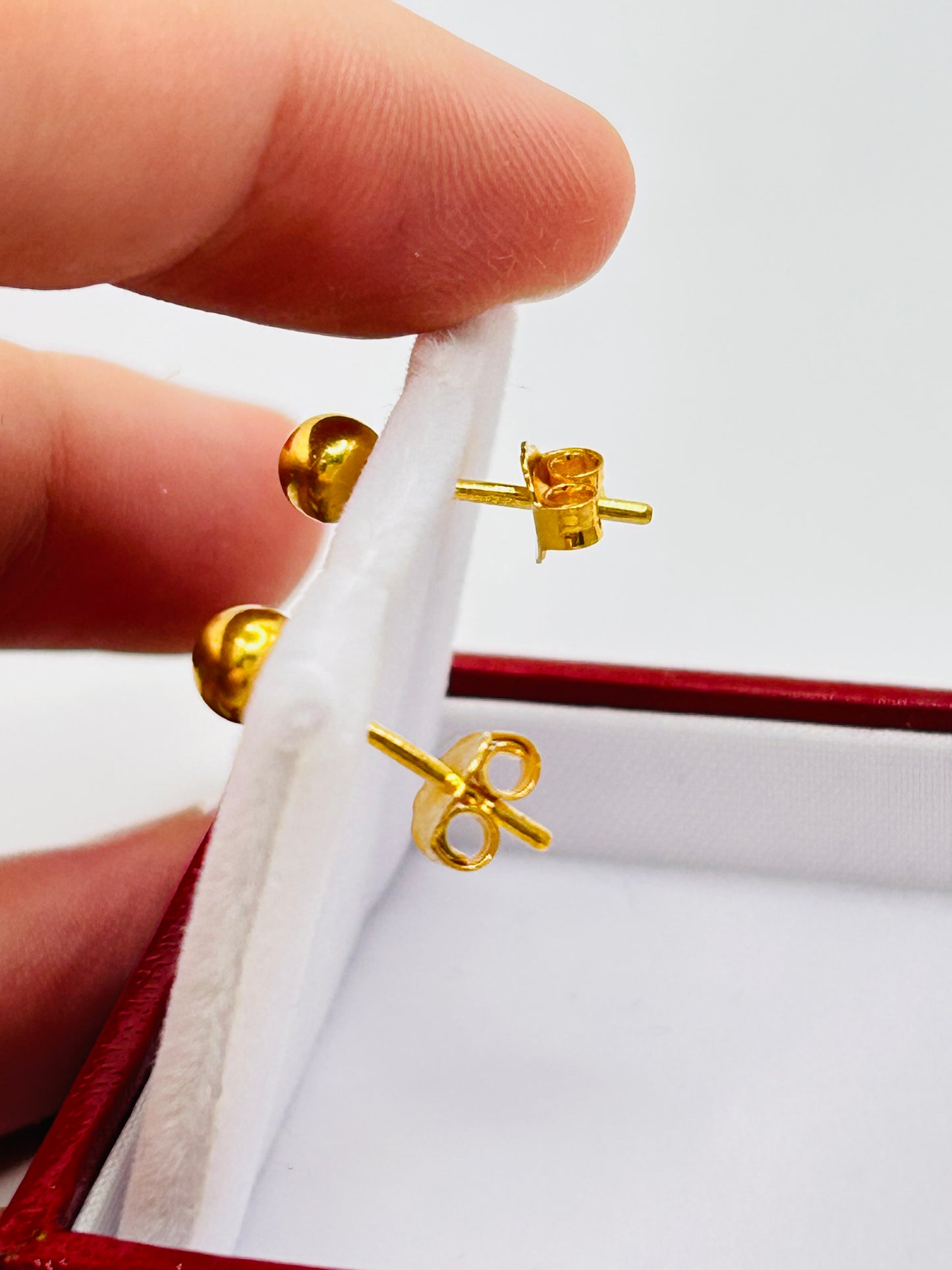 22ct Gold Stud Earrings – 1.5g (Hallmarked)