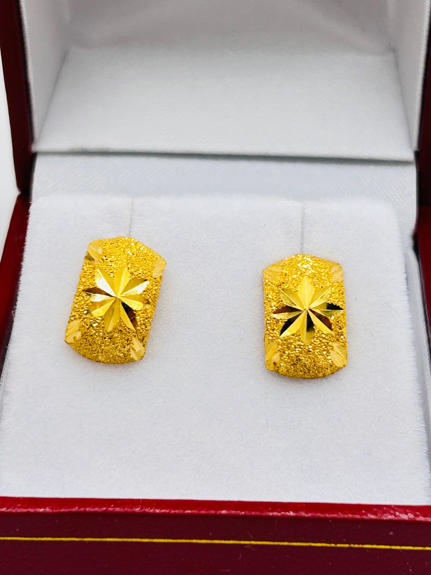 22ct Gold Stud Earrings – 2.1g (Hallmarked)