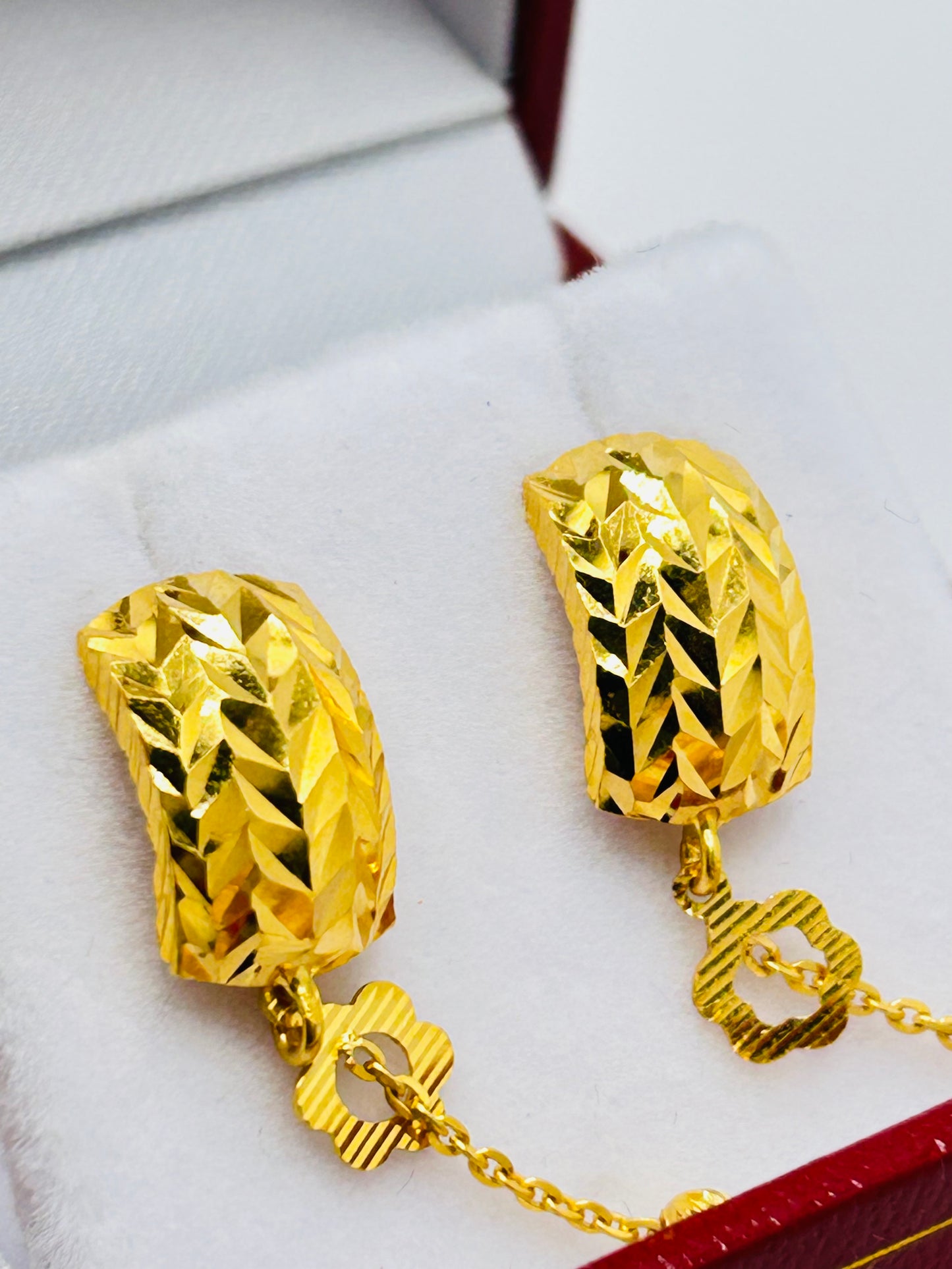 22ct Gold Stud Earrings – 2.7g (Hallmarked)