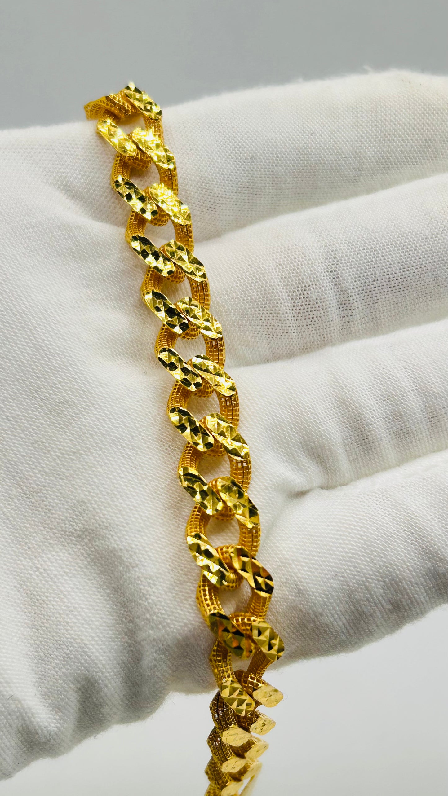 22ct Gold Men’s Bracelet – 16.6g – 8 Inches (Hallmarked)