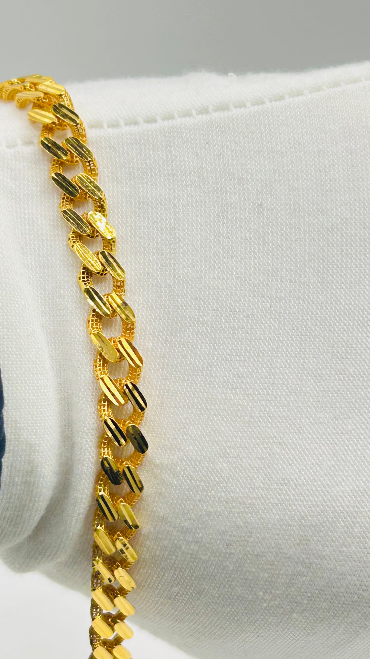 22ct Gold Men’s Bracelet – 10.4g – 8 Inches (Hallmarked)